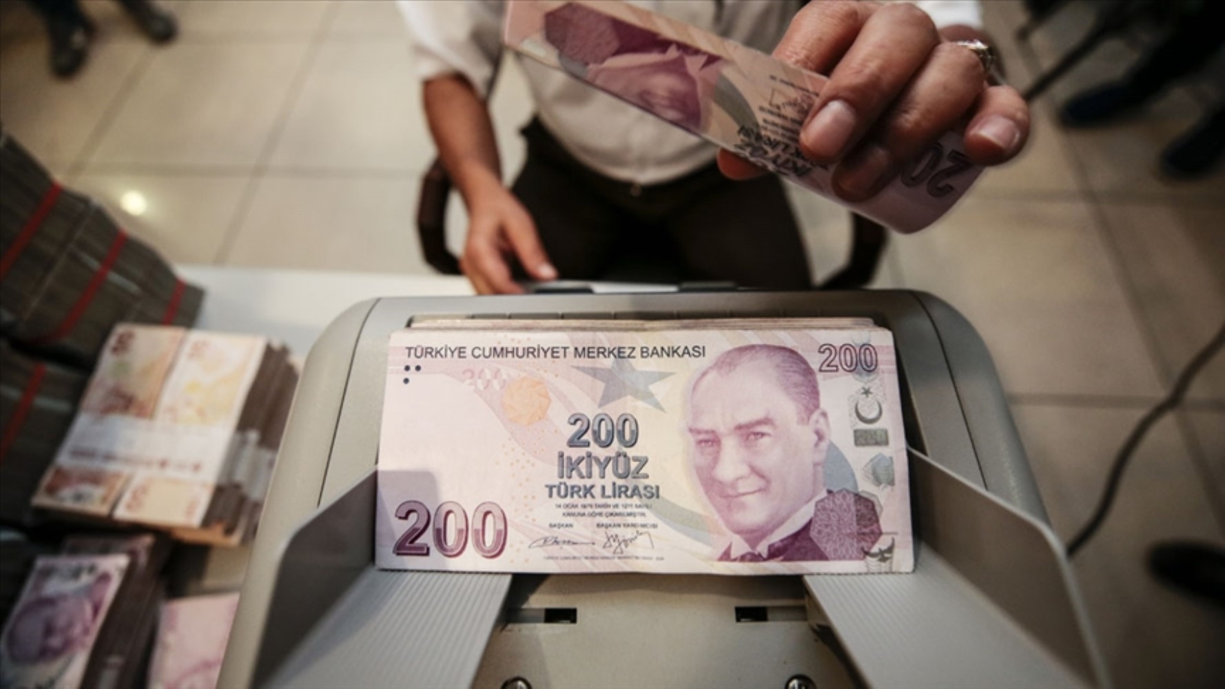 Mevduat faizleri düşüyor: İşte 500 bin, 750 bin ve 1 milyon TL'nin aylık getirisi