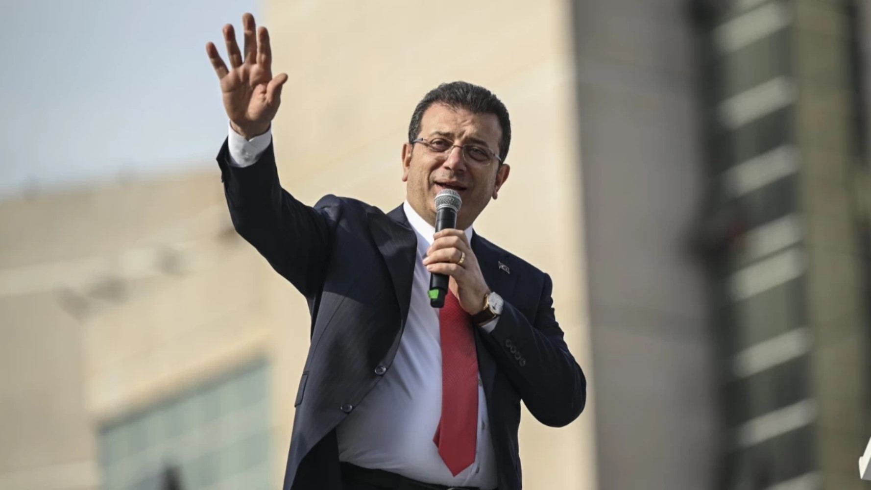 Ekrem İmamoğlu'nun milletvekillerine gönderdiği kitapçığın içeriği belli oldu: İşte operasyonların perde arkası...