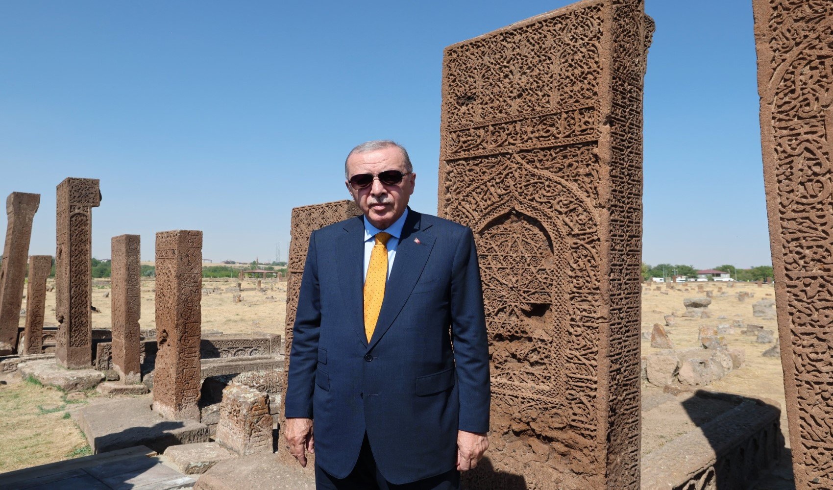 Malazgirt kutlaması AKP mitingine döndü: Öğrencileri 300 TL ve kahvaltı karşılığında Erdoğan'ın mitingine götürdüler