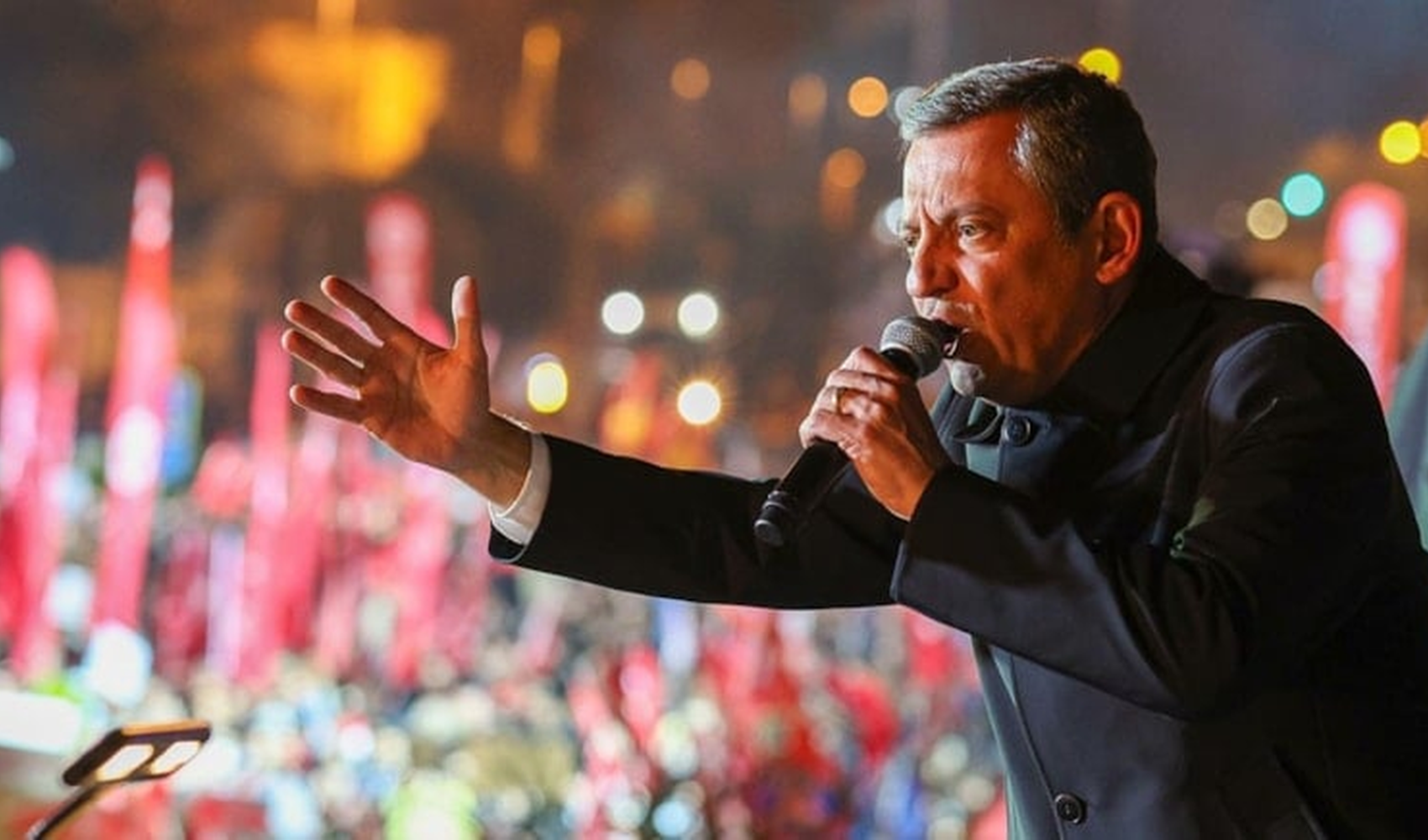 Özgür Özel, Beyoğlu'nda düzenlenecek mitinge katılım çağrısı yaptı Özgür Özel, Beyoğlu'nda düzenlenecek mitinge katılım çağrısı yaptı