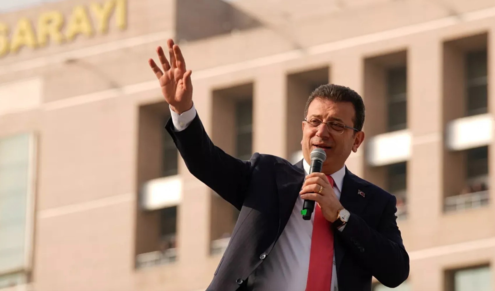Ekrem İmamoğlu'nun milletvekillerine gönderdiği kitapçığın içeriği belli oldu: İşte operasyonların perde arkası...