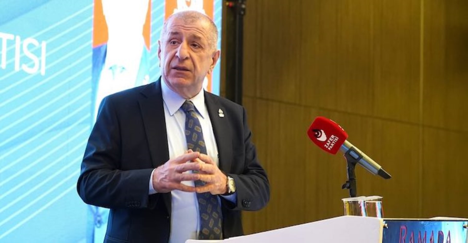 Ümit Özdağ masasındaki son anketin sonuçlarını açıkladı: İşte Zafer Partisi'nin oy oranı...