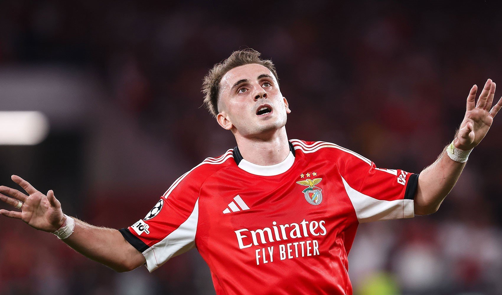 Benfica'nın galibiyet pozunda Kerem Aktürkoğlu ayrıntısı Benfica'nın galibiyet pozunda Kerem Aktürkoğlu ayrıntısı