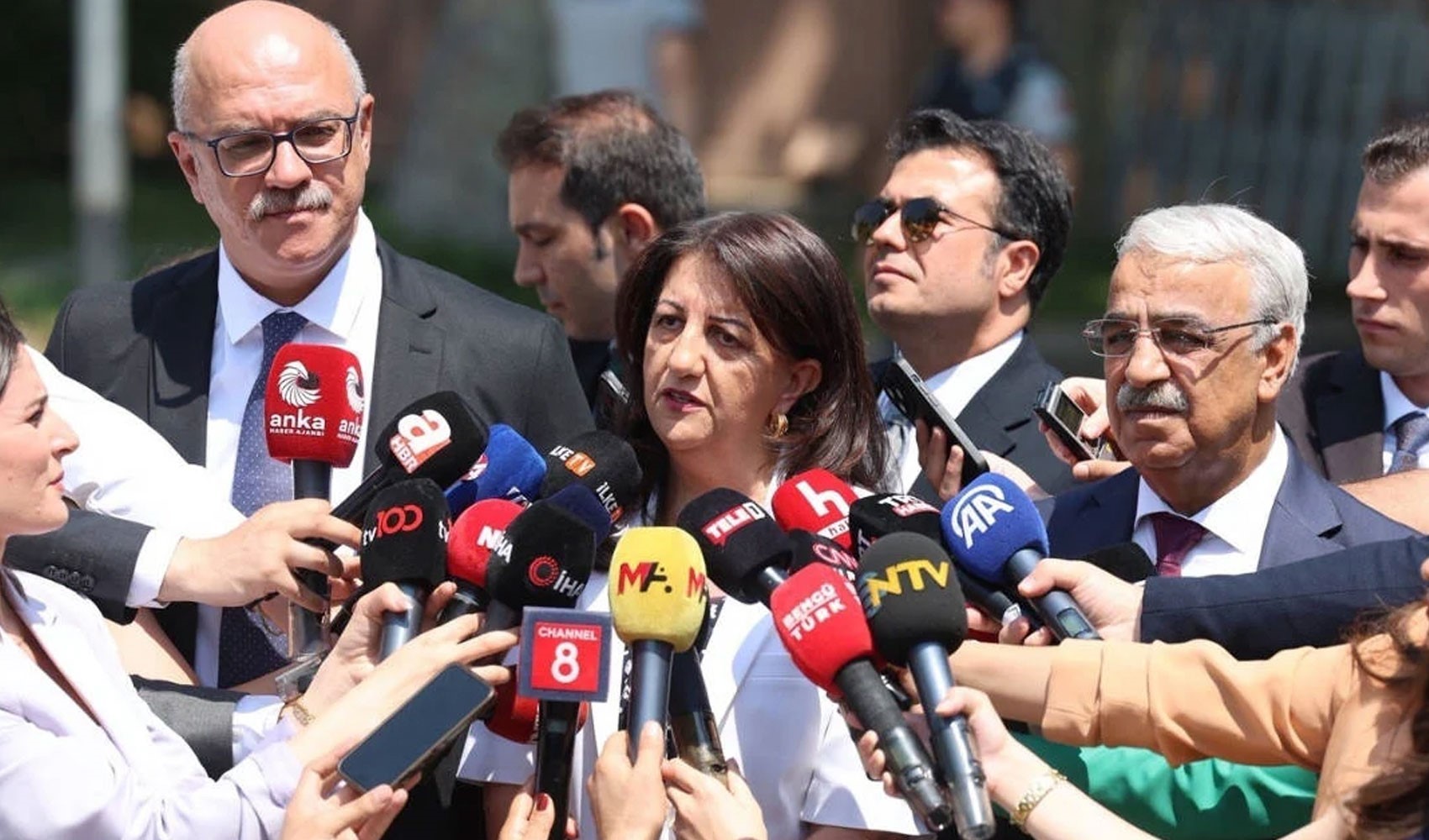 Son Dakika: DEM Parti, teröristbaşı Öcalan'la görüşmek için İmralı yolunda! Heyette kimler var?