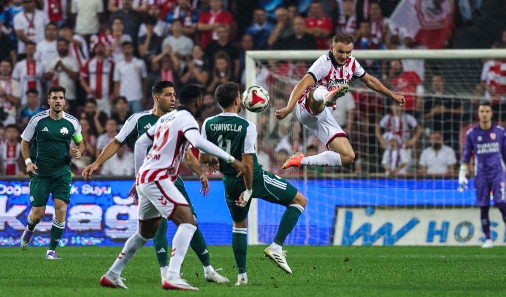 Samsunspor, Avrupa Ligi'ne veda ederek Konferans Ligi'ne yöneldi