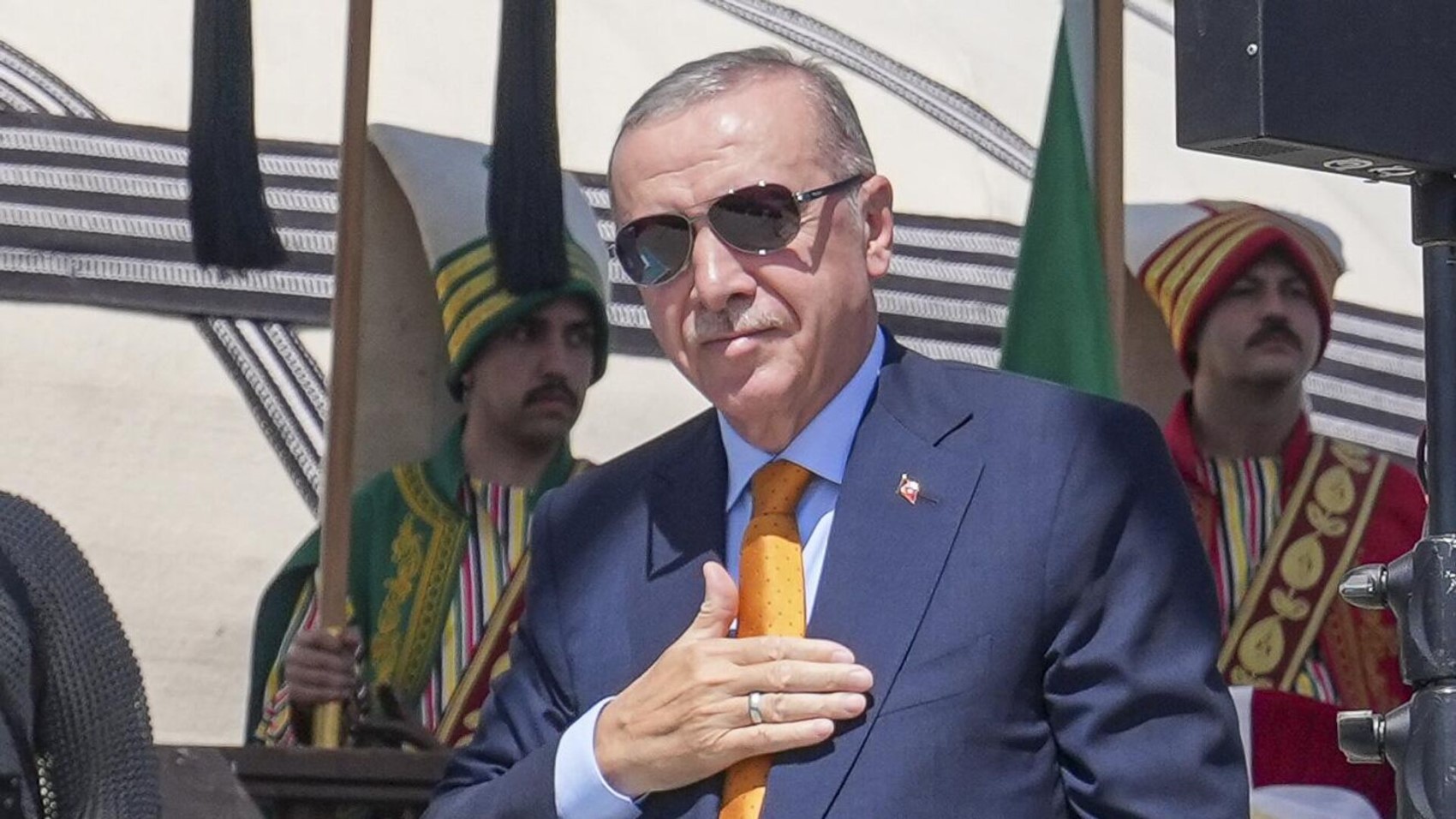 'RTE çok yoruldu' dedi! Yandaş yazardan Erdoğan'a emeklilik çağrısı: Yerine gelecek ismi de belirledi