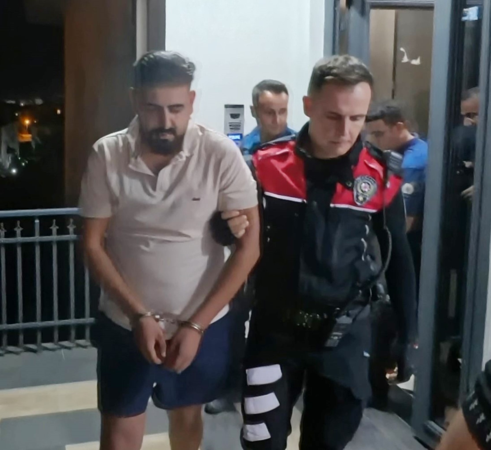 Damat kayınpederini tüfekle vurdu