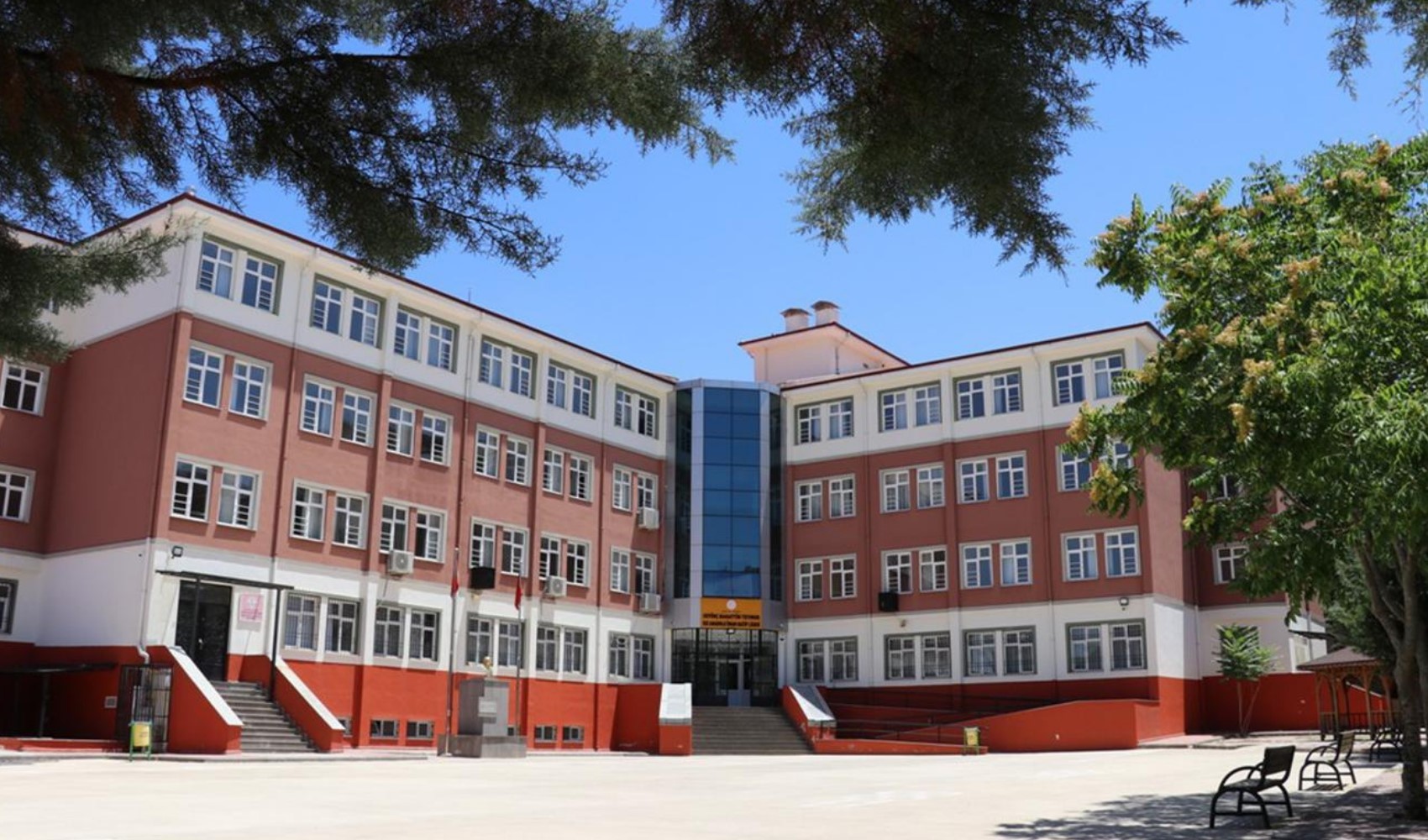Milli Eğitim’den 'kız ortaokulu' hamlesi: Cumhuriyet kazanımları hedefte