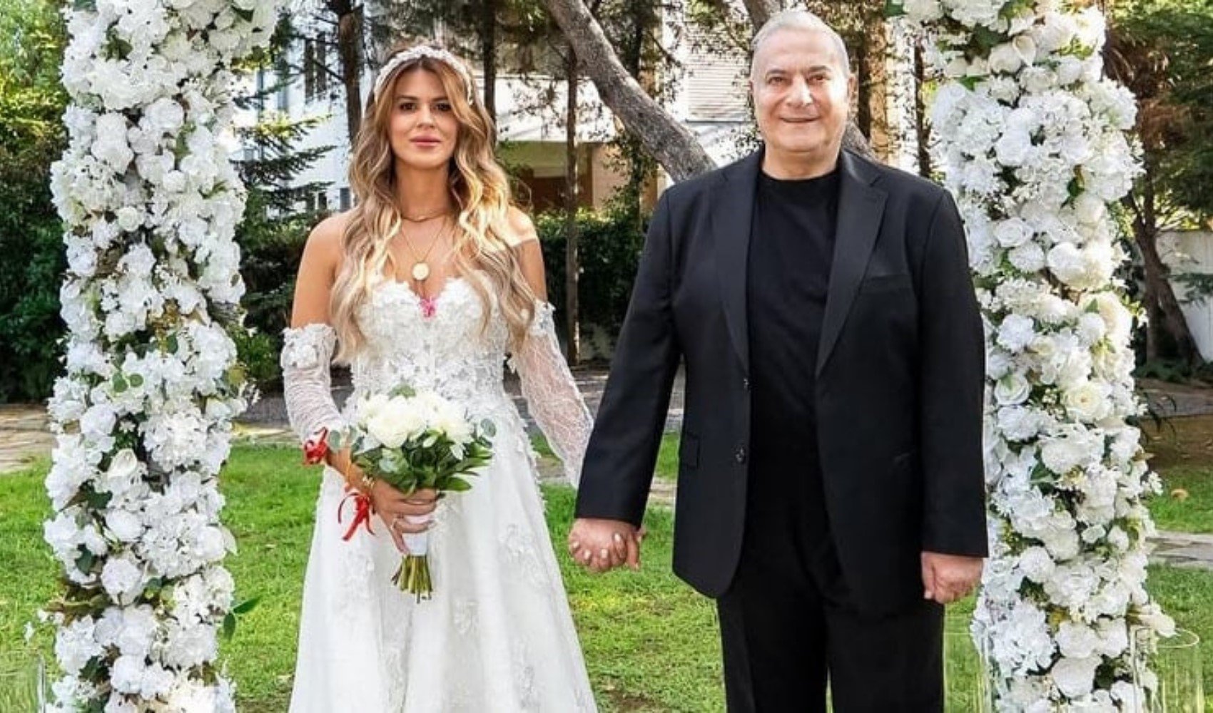 Mehmet Ali Erbil, düğün ertesi takipçilerinden takı istedi
