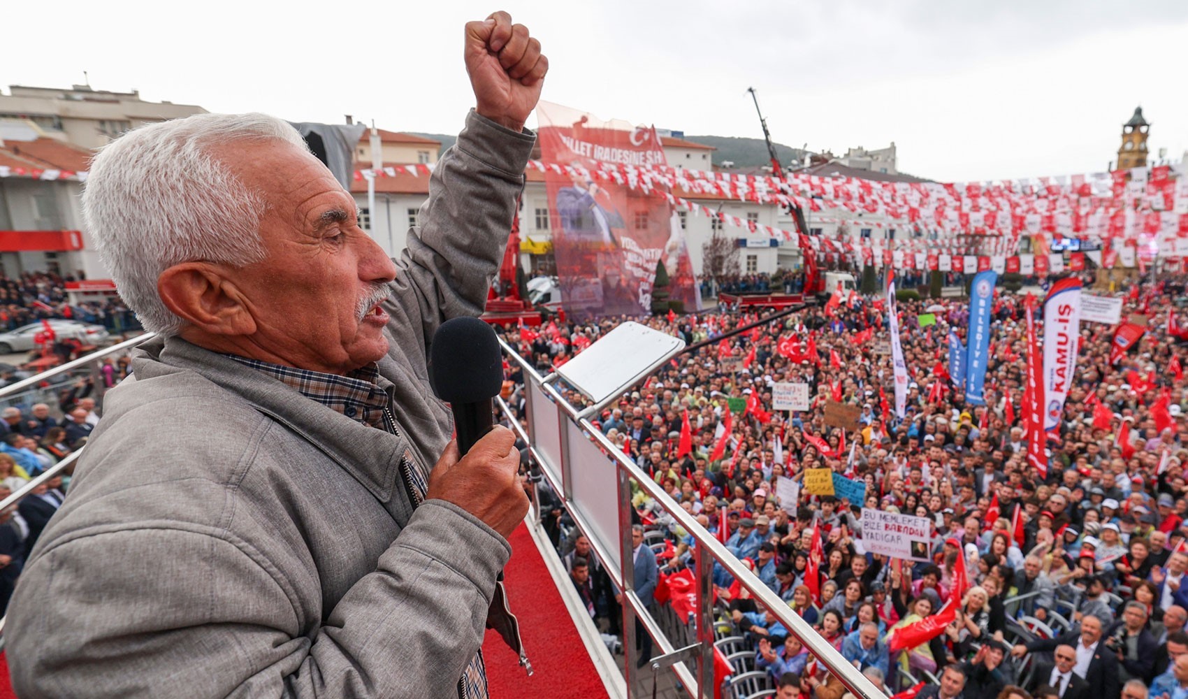 'Turpla şalgamla devlet idare edilmez' diyen çiftçi isyan etti