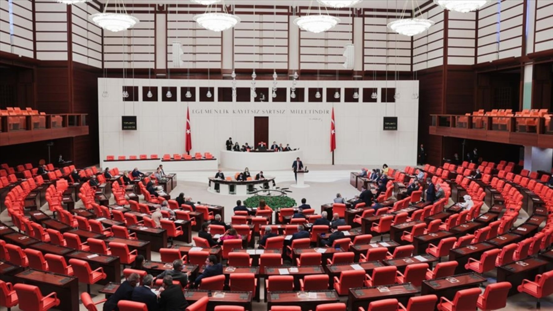 TBMM lokantasında skandal: Ucuz yemekleri paketleyip eve götürüyorlar