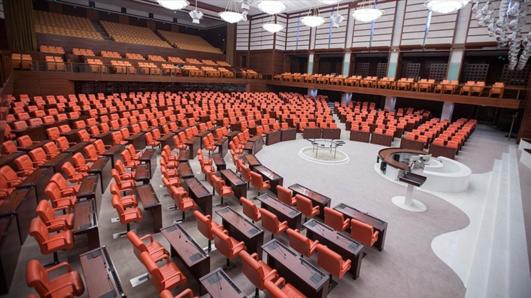 TBMM lokantasında skandal: Ucuz yemekleri paketleyip eve götürüyorlar