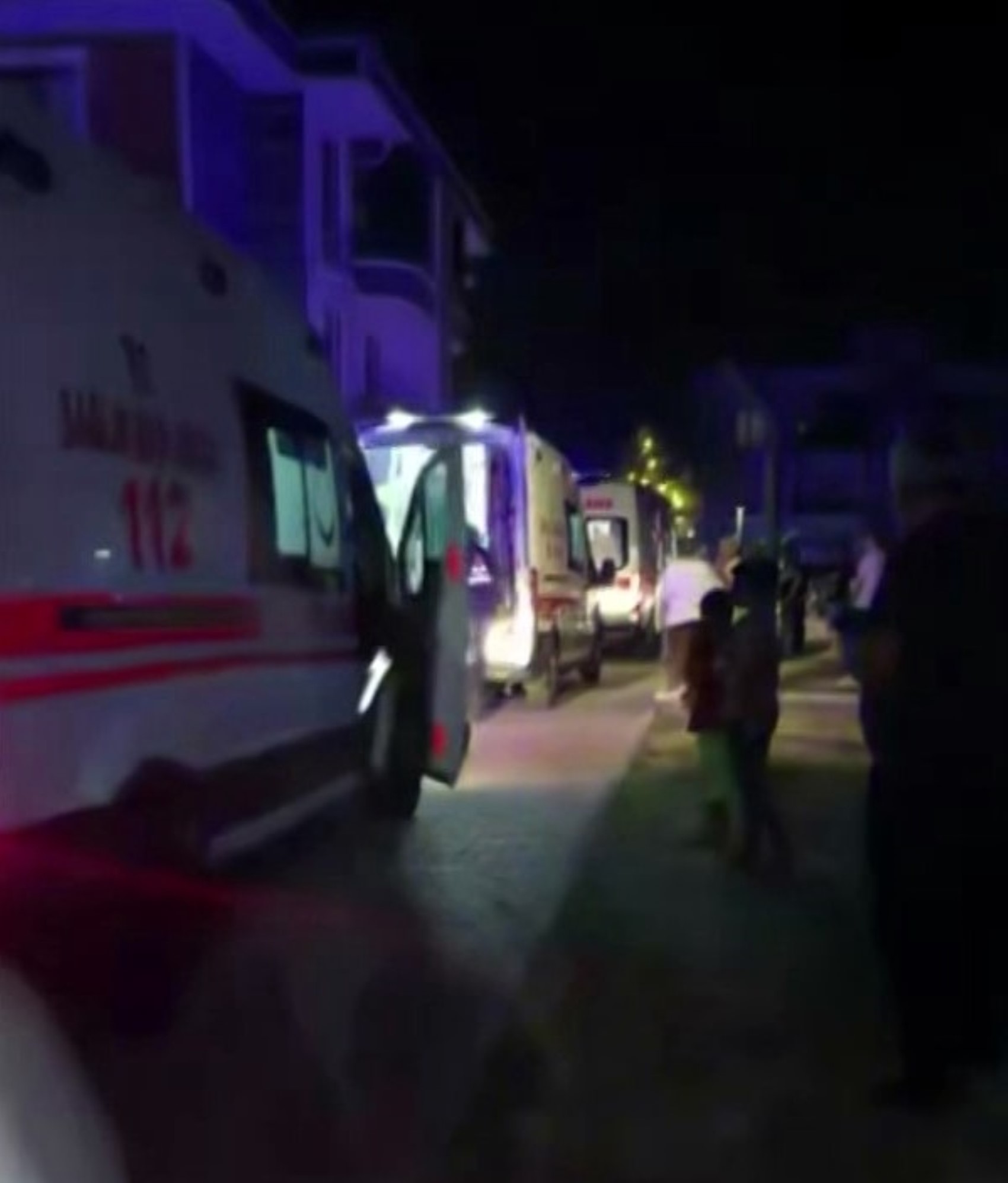 Genç kızların eğlencesi kabusa dönüştü: Yakıt bidonu alev aldı