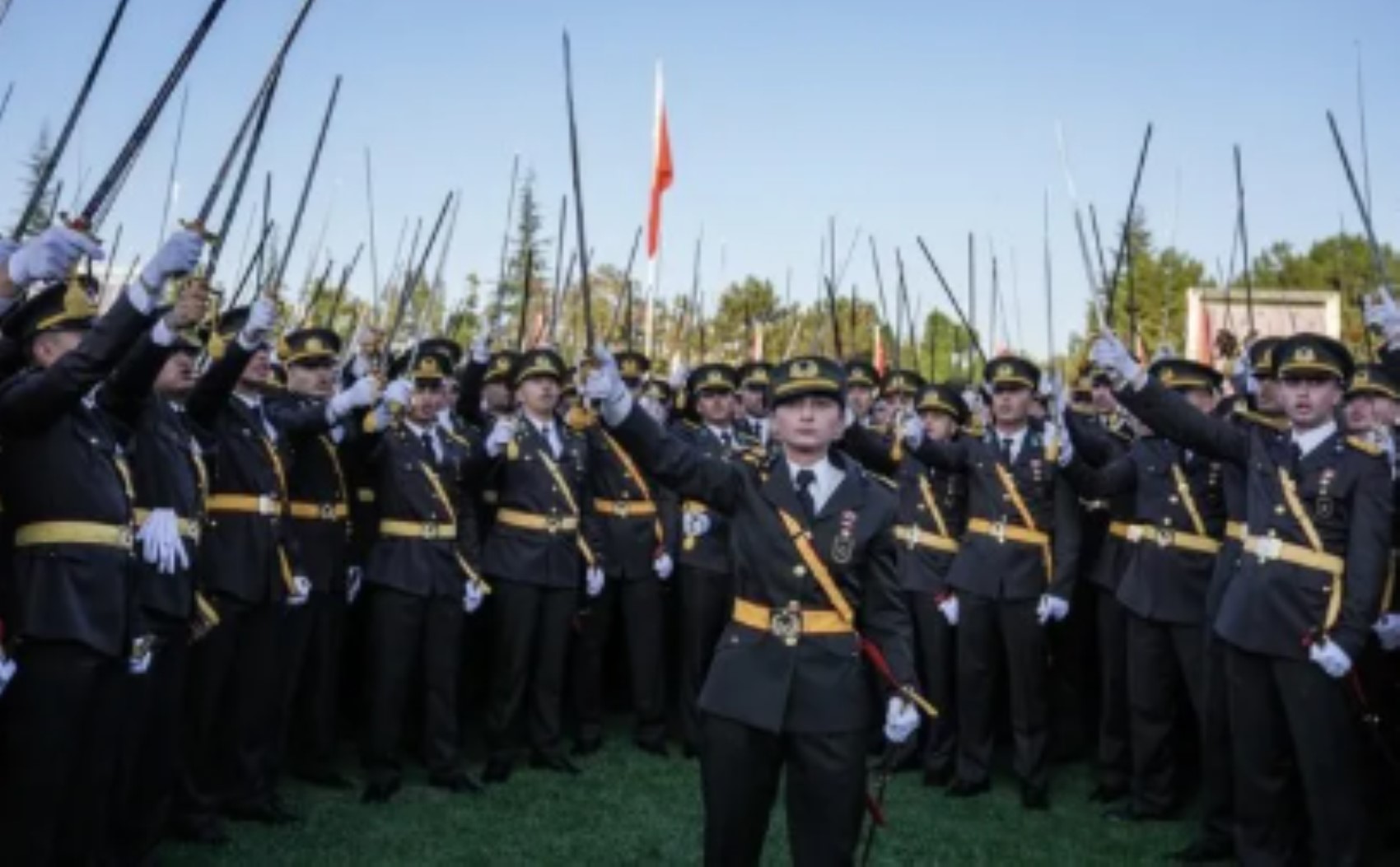 Geçtiğimiz yıl krize neden olmuştu: Harp okulları mezuniyet töreninde dizi müziği çalındı