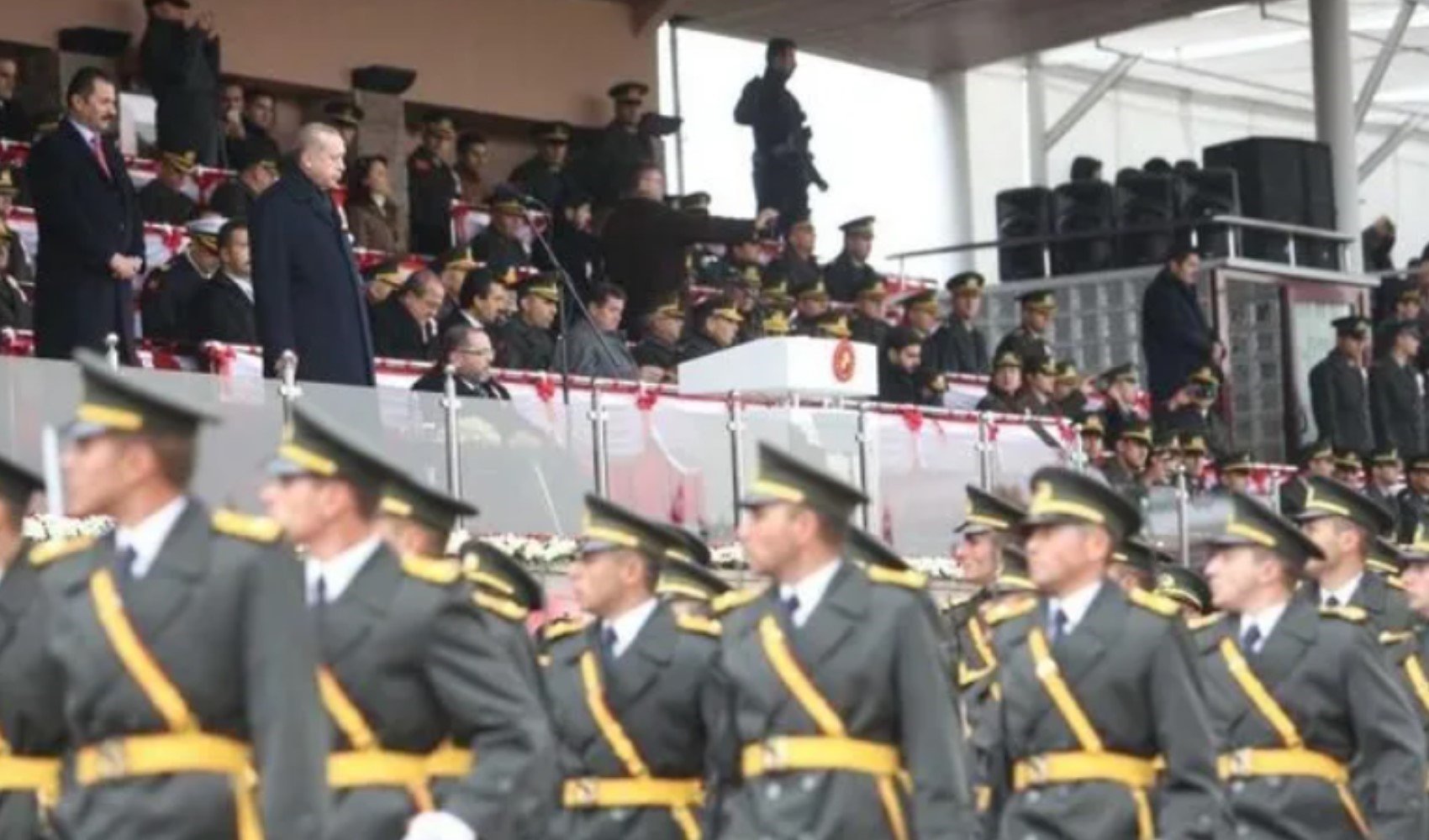 Harp okulları mezuniyet töreninde dizi müziği çalındı Harp okulları mezuniyet töreninde dizi müziği çalındı