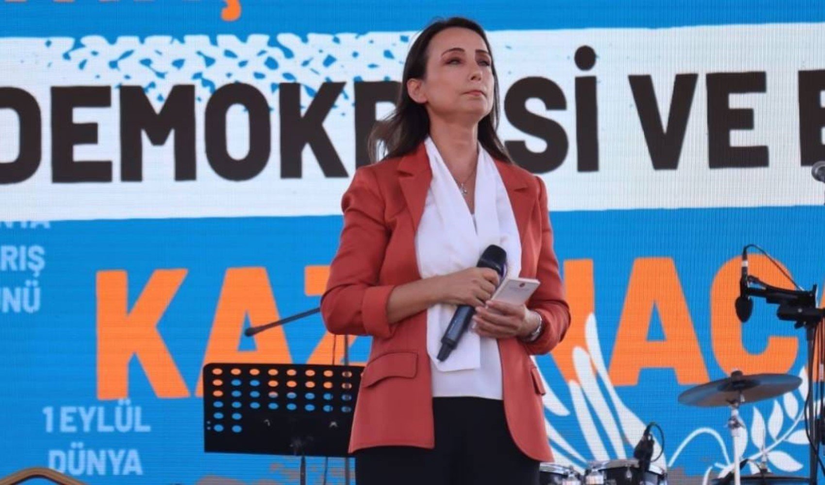 DEM Parti'den teröristbaşı Öcalan çağrıları gelmeye devam ediyor!