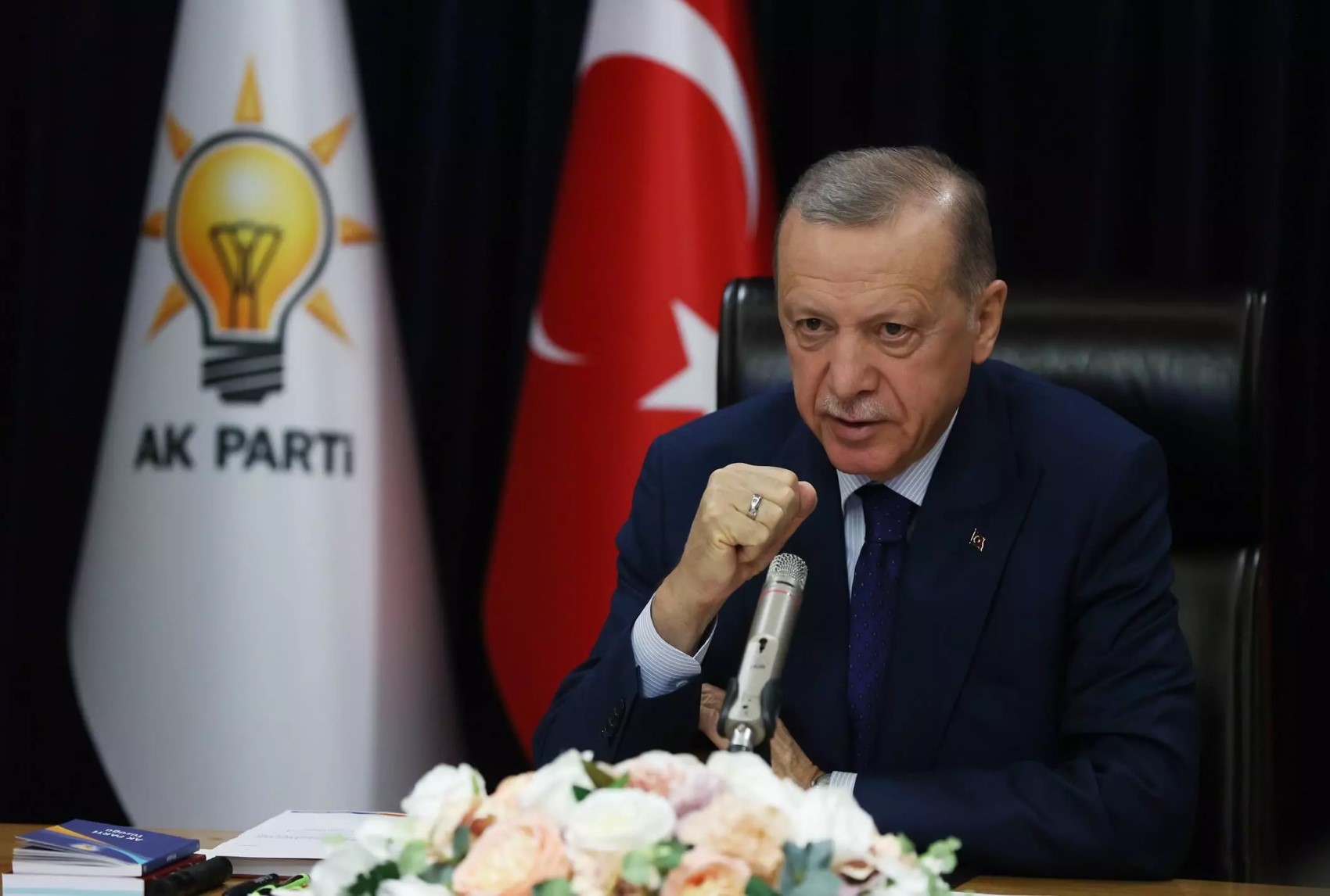 AKP'de Erdoğan'ın yeniden adaylığı için yapılan plan kulislerden sızdı! Dikkat çeken DEM Parti ayrıntısı...