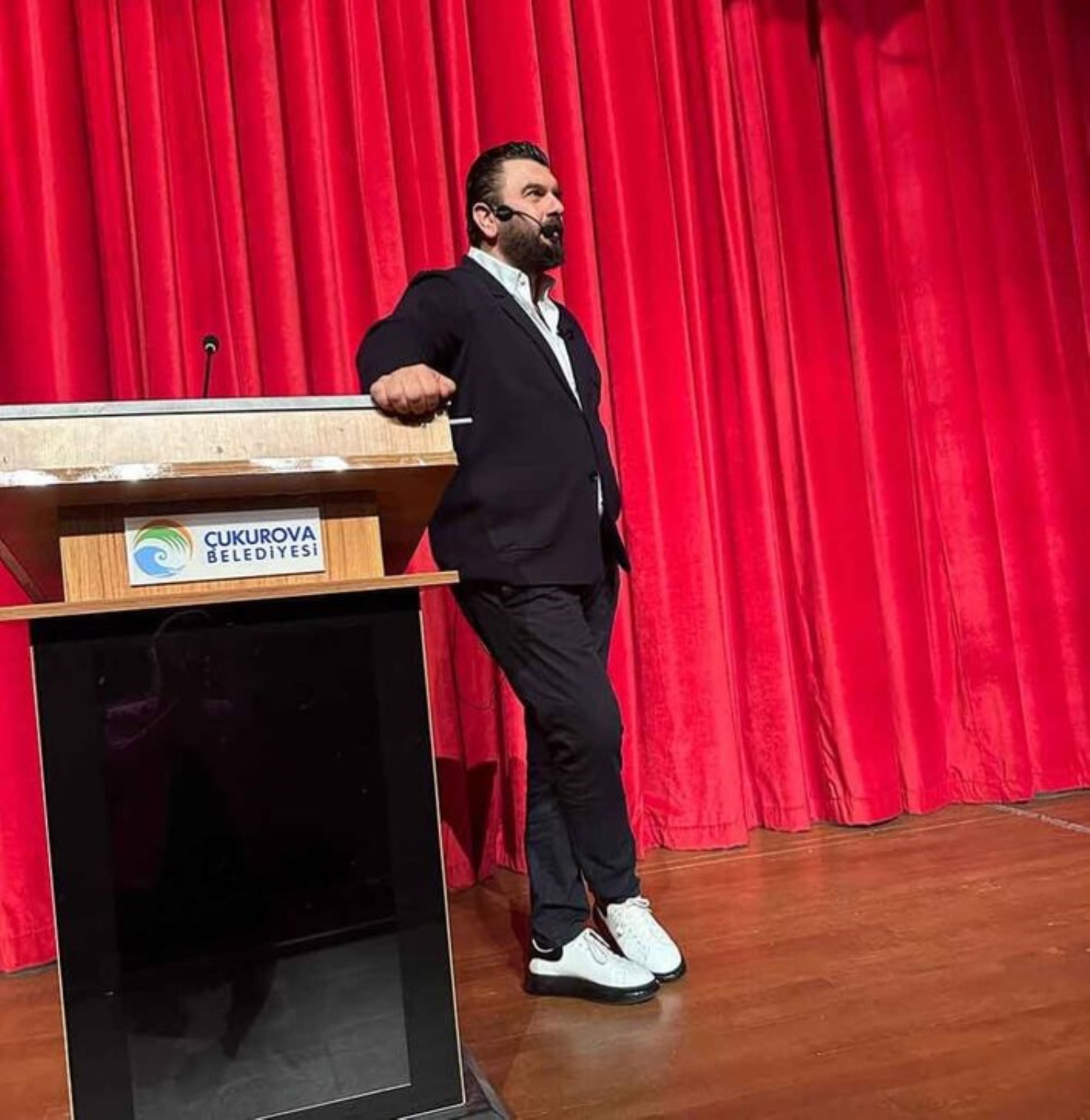 Sahte diplomalı psikolog Volkan Uçak halı yıkamacısıymış! Murat Övüç'ün seans aldığı ortaya çıktı