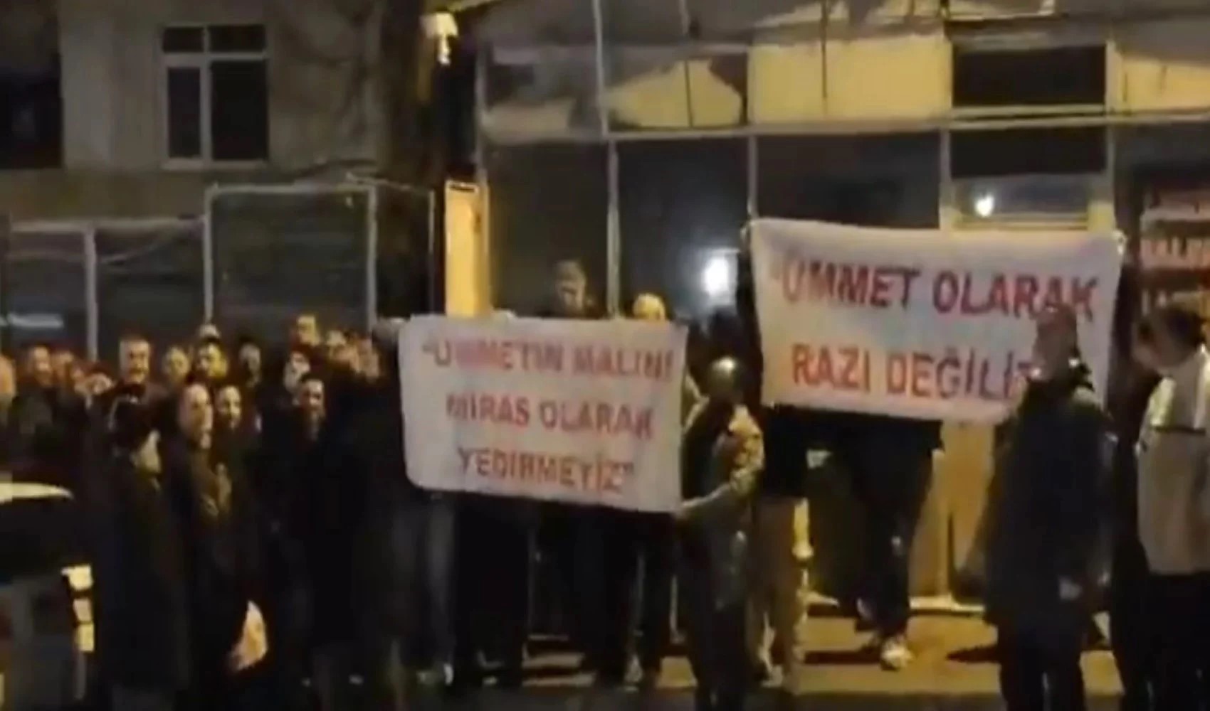 Menzil tarikatında miras savaşı: Şimdi de laikliğe sığındılar, yeni köy kuruyorlar!