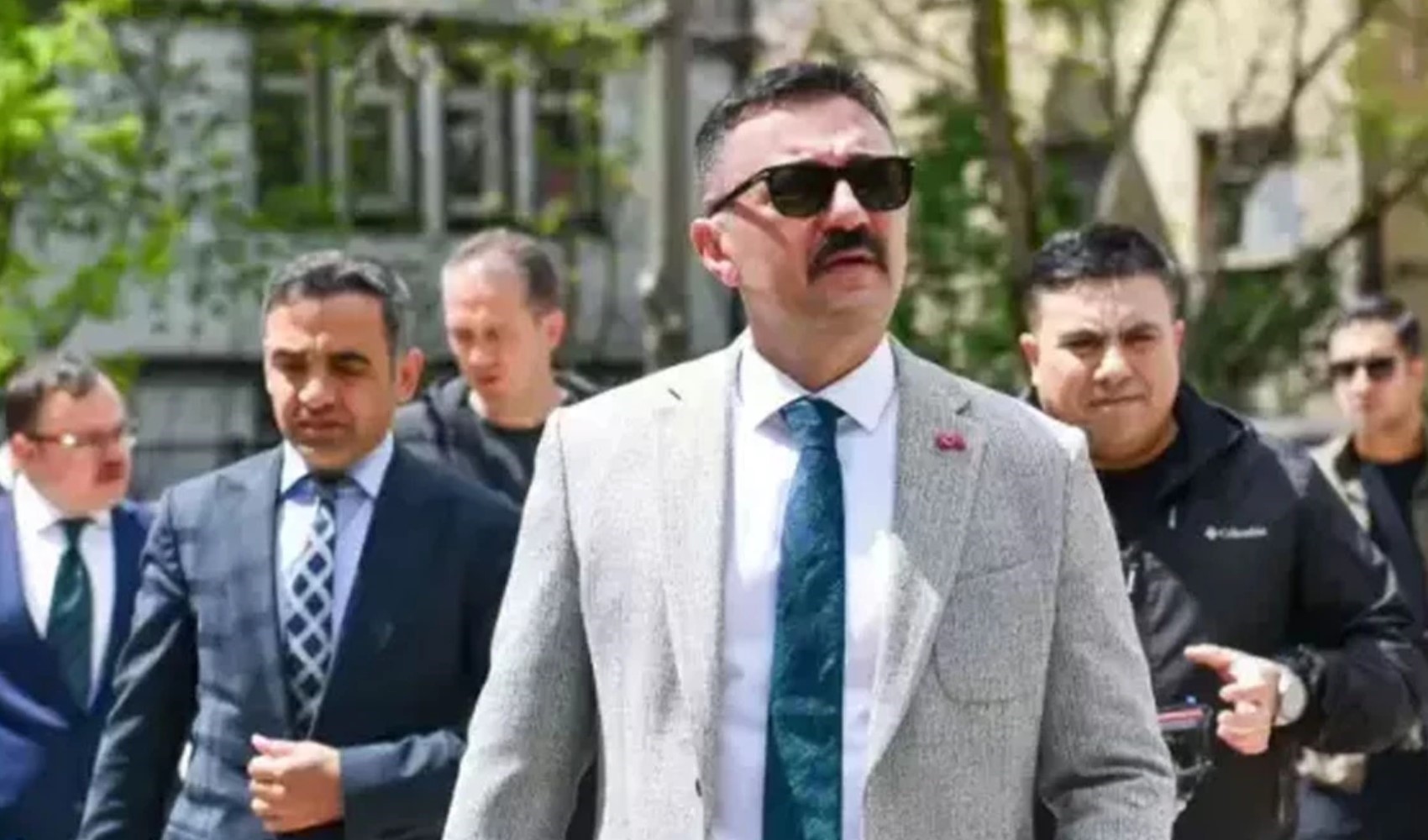 Tunceli Valisi Tekbıyıkoğlu kimin talimatıyla görevden alındı?