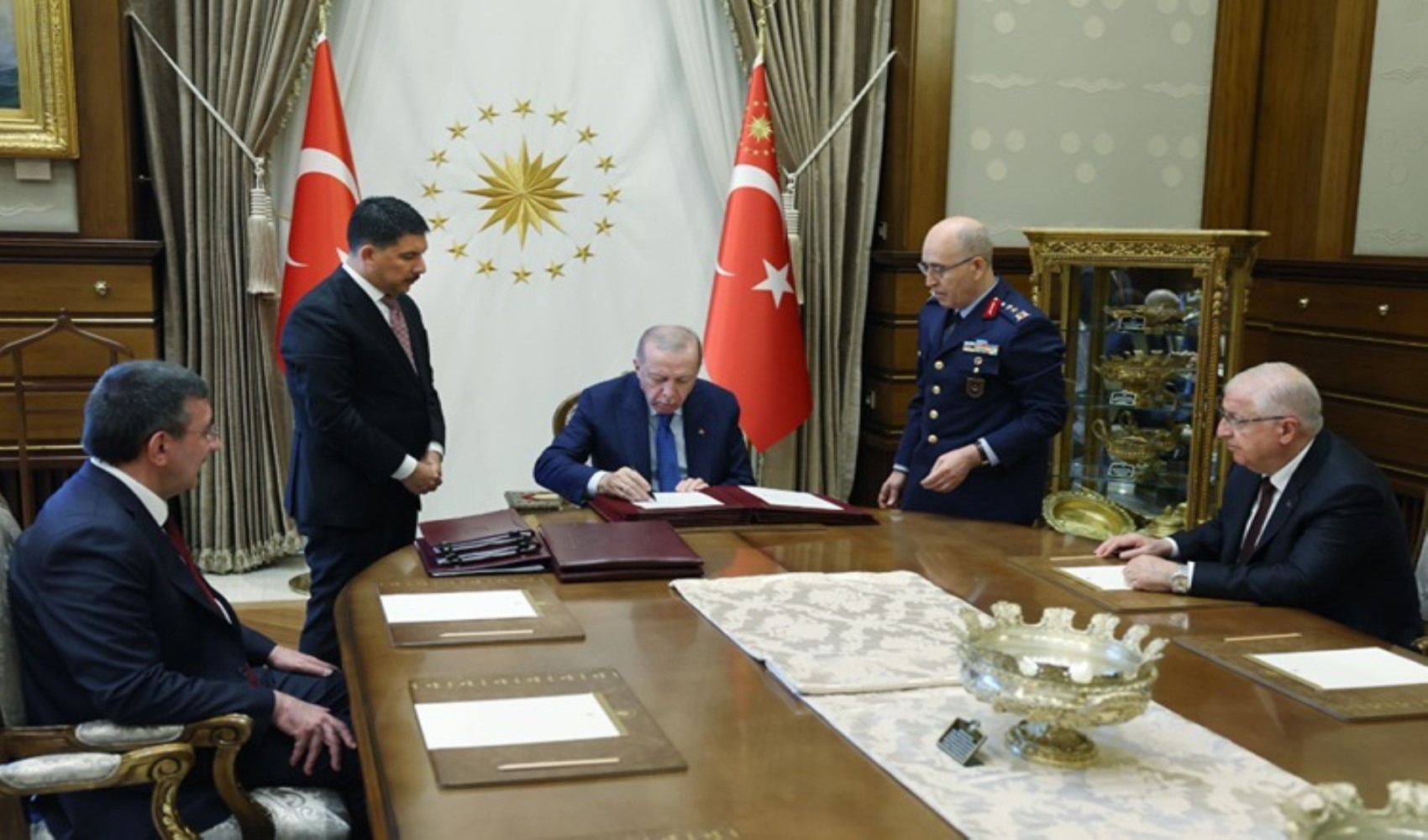 Kabine'ye 'süreç' revizyonu: En az 4 bakan değişecek, bazı bakanlıklar ayrılacak