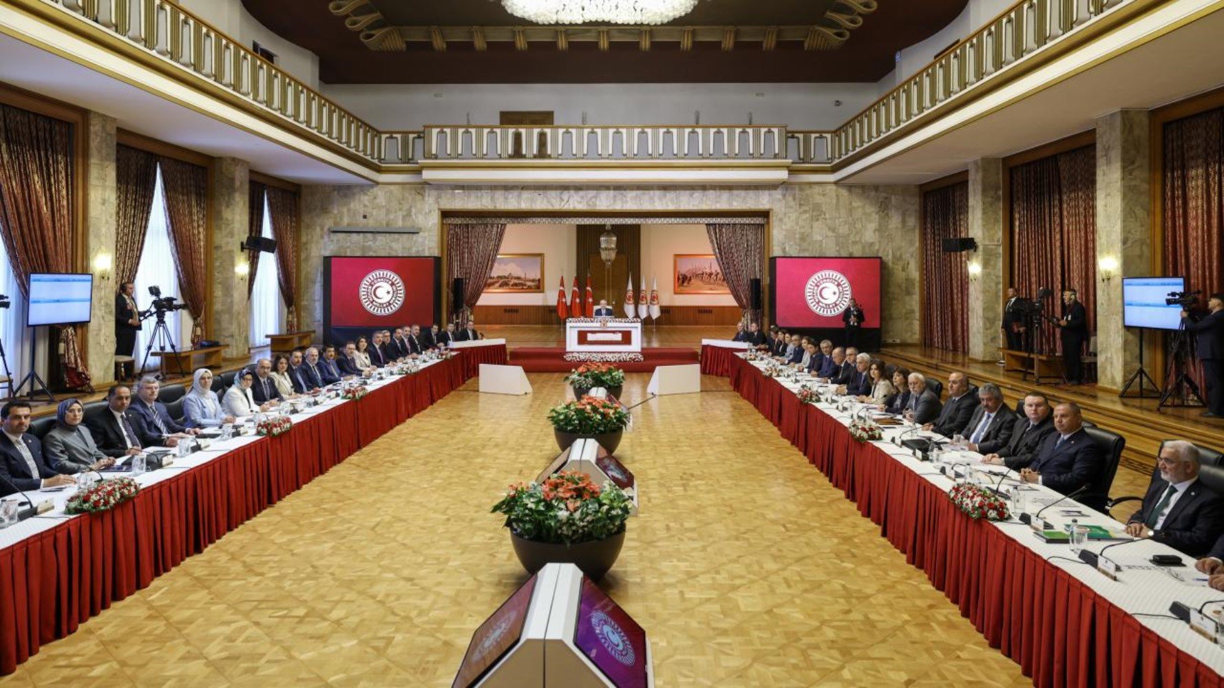 Meclis'te kurulan komisyonda ikinci toplantı: 3 yeni isim davet edilecek!