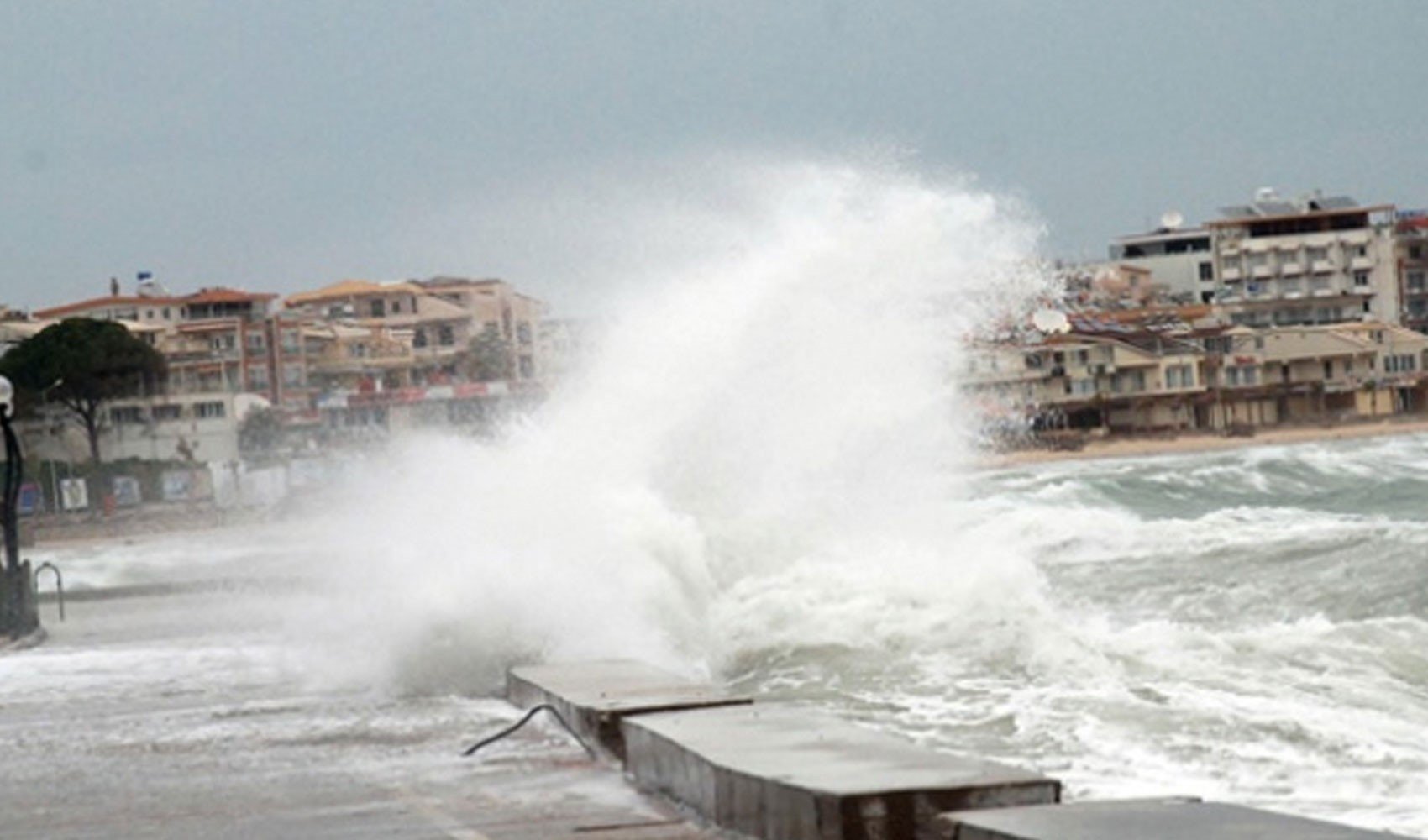 Meteoroloji'den gök gürültülü sağanak ve fırtına uyarısı! İşte il il 6 Ağustos Çarşamba hava durumu...