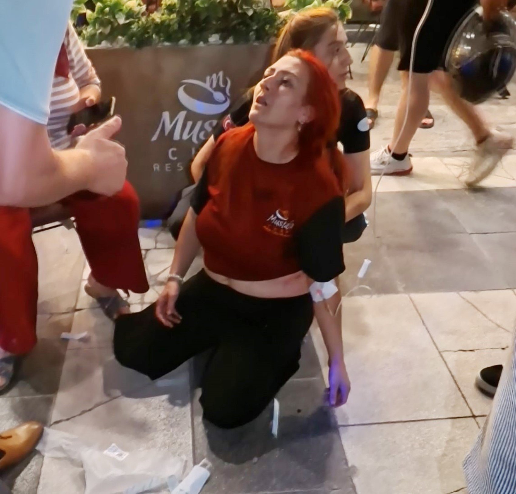 Eski koca bıçak ve tabancayla restoran basıp dehşet saçtı: 'Hepsini vurdu, manyağın tekiydi'