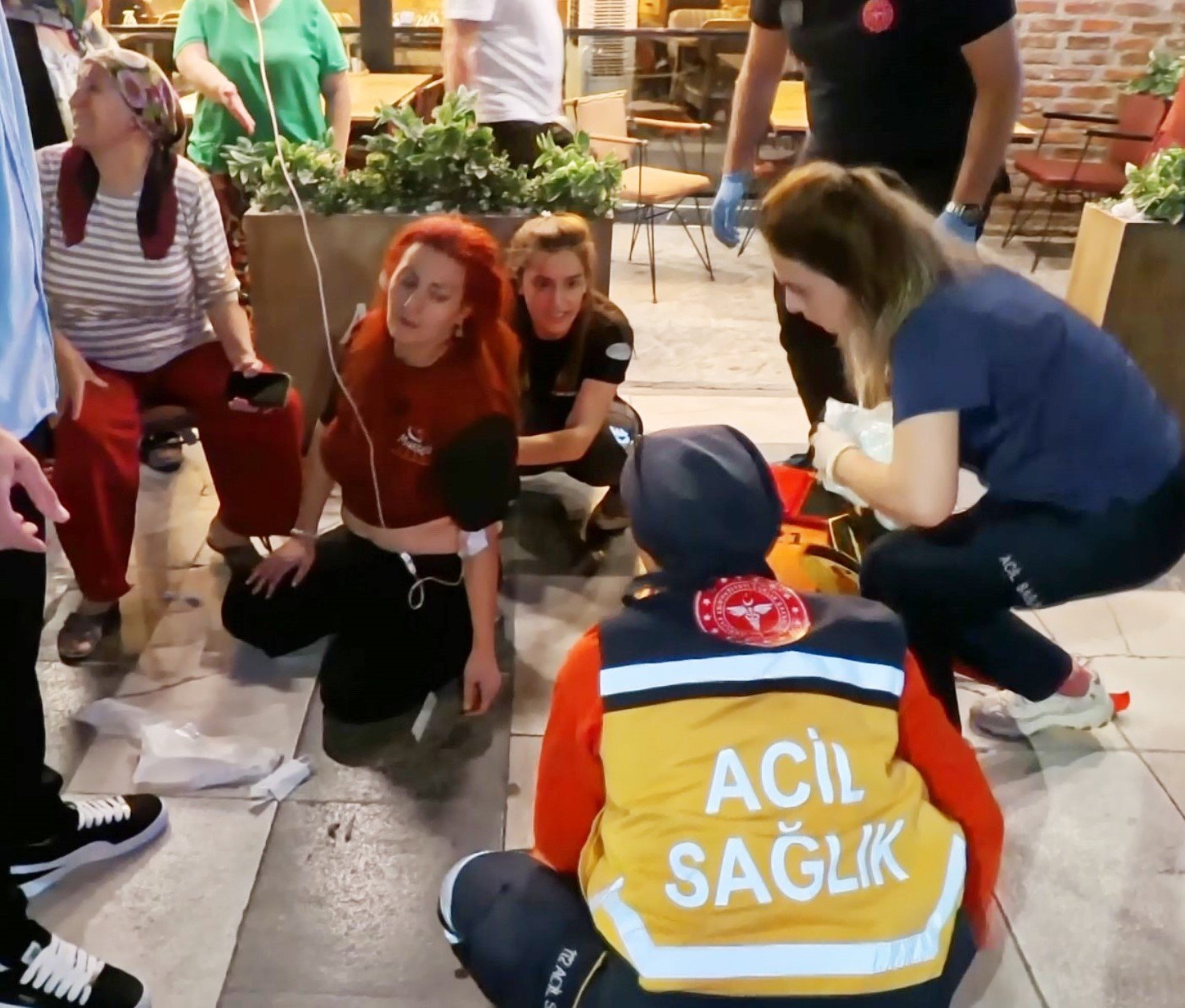 Eski koca bıçak ve tabancayla restoran basıp dehşet saçtı: 'Hepsini vurdu, manyağın tekiydi'