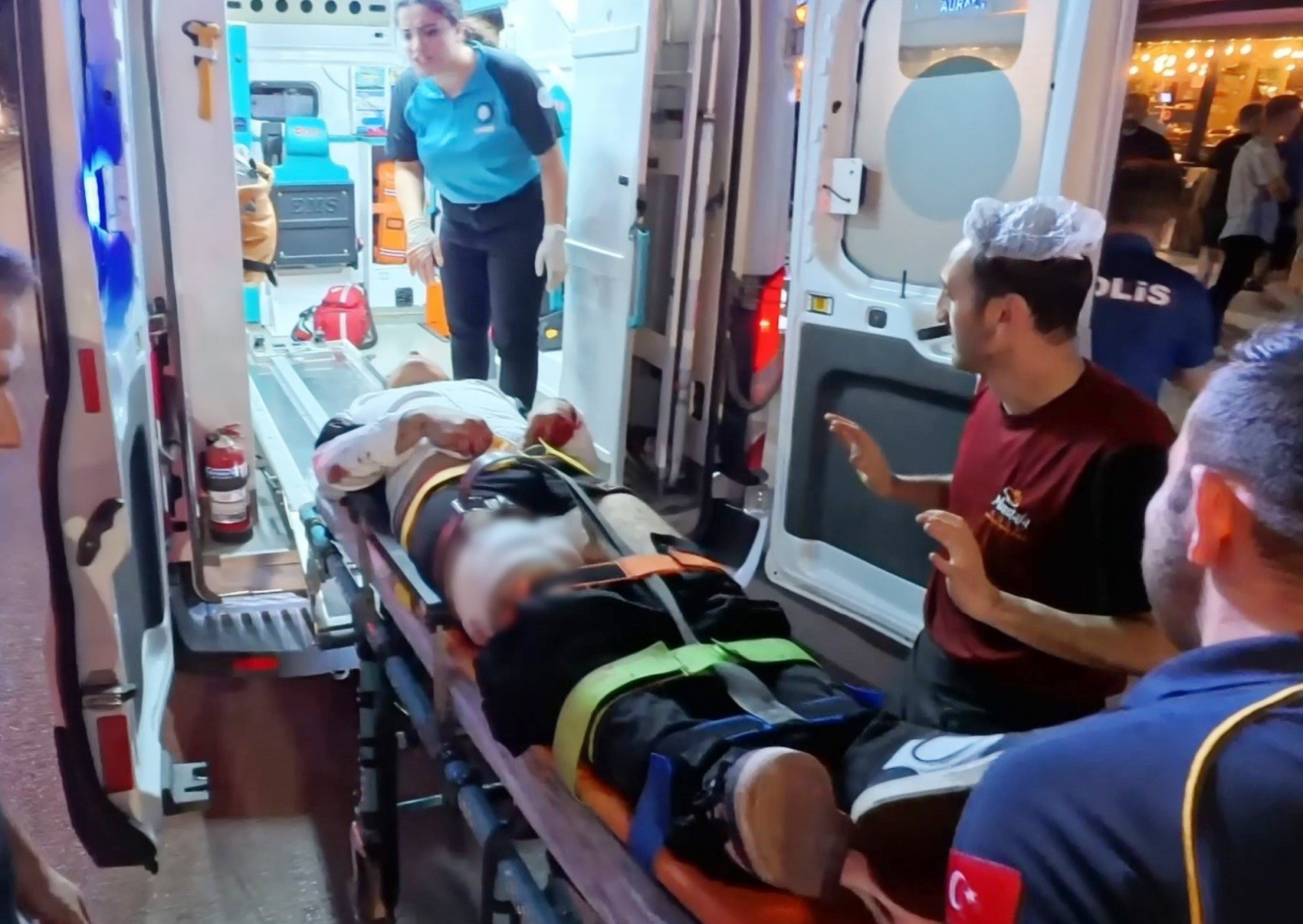 Eski koca bıçak ve tabancayla restoran basıp dehşet saçtı: 'Hepsini vurdu, manyağın tekiydi'
