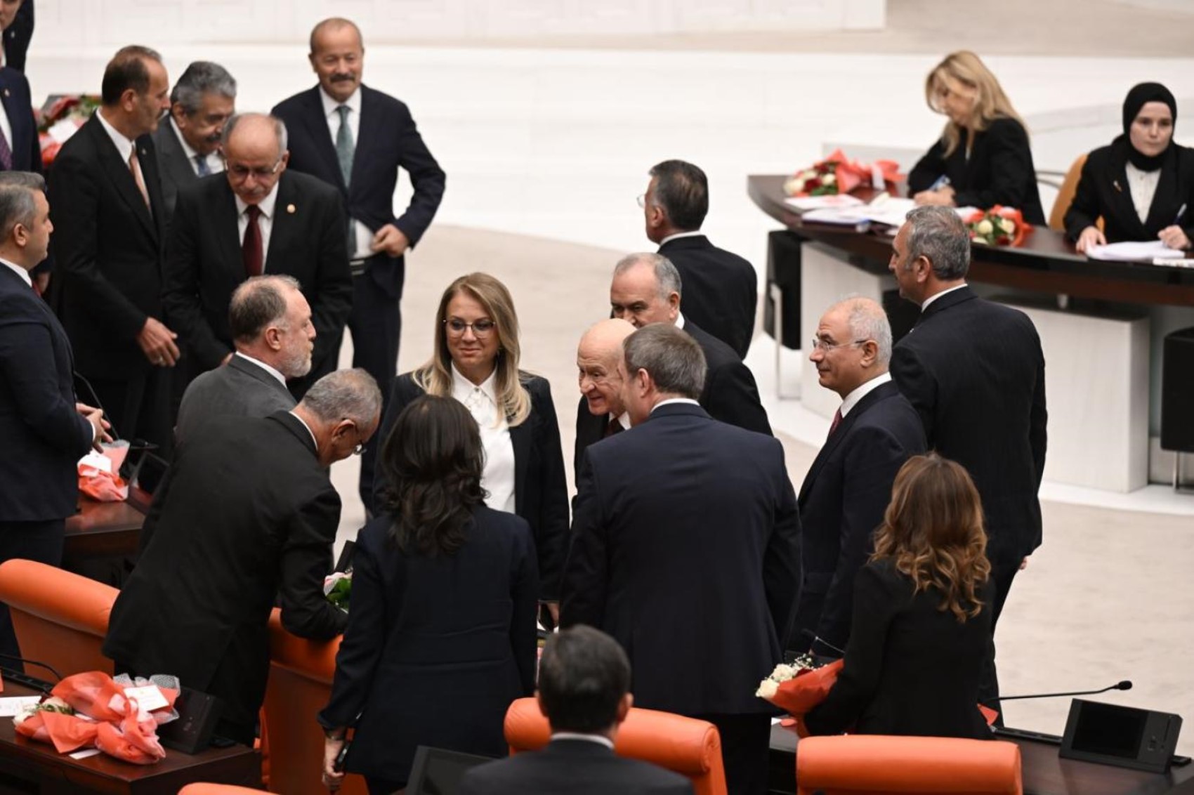 MHP’nin ‘açılım’ afişinde 9 bölge vurgusu! Tartışma yarattı...