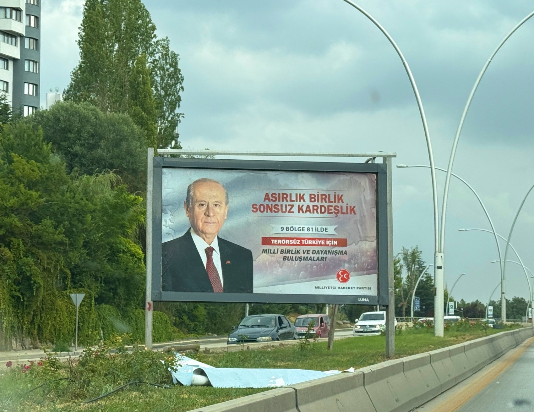 MHP’nin ‘açılım’ afişinde 9 bölge vurgusu! Tartışma yarattı...