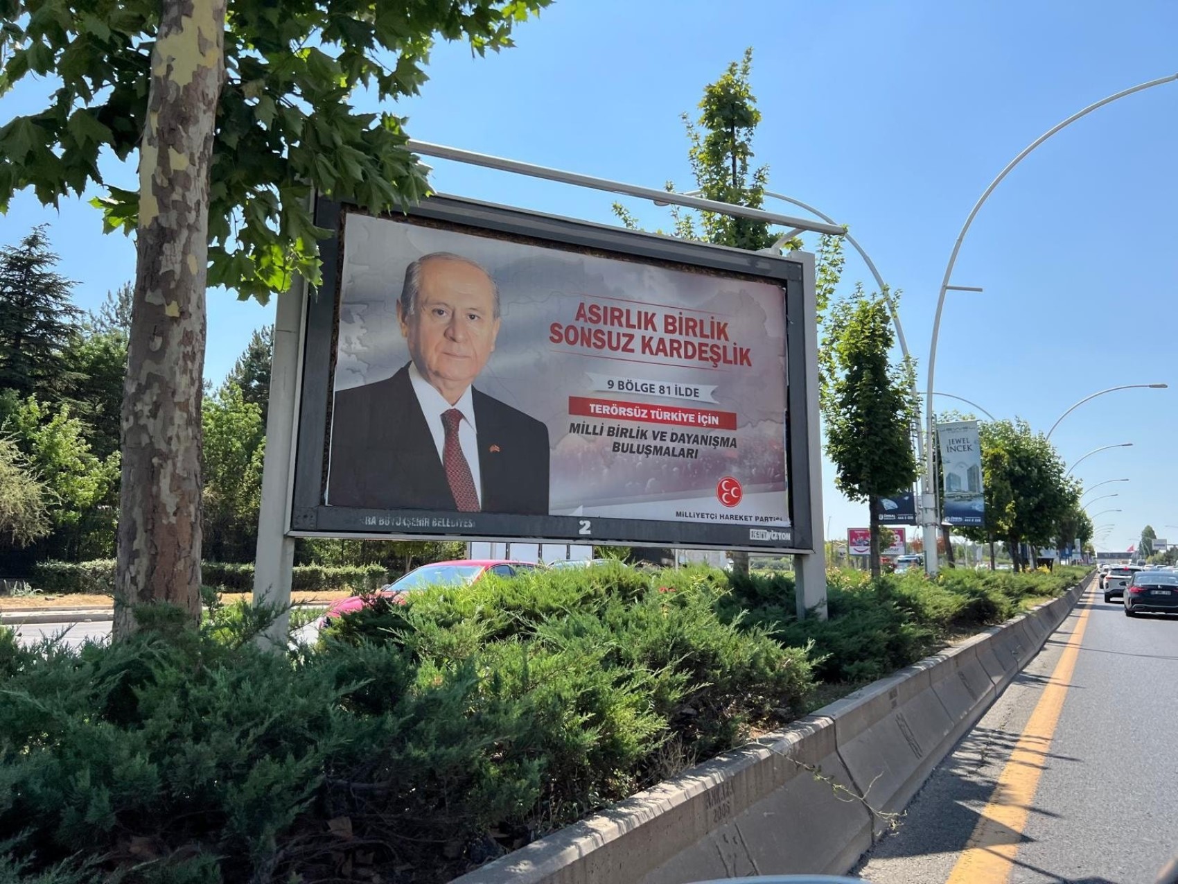 MHP’nin ‘açılım’ afişinde 9 bölge vurgusu! Tartışma yarattı...