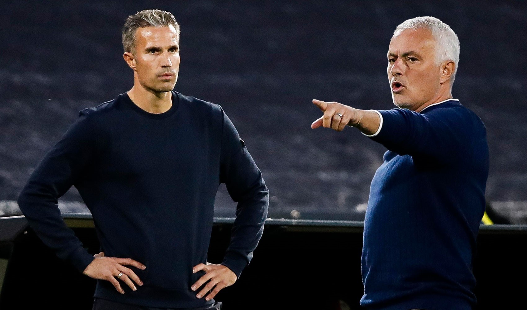 Robin van Persie'den Mourinho'ya yanıt gecikmedi