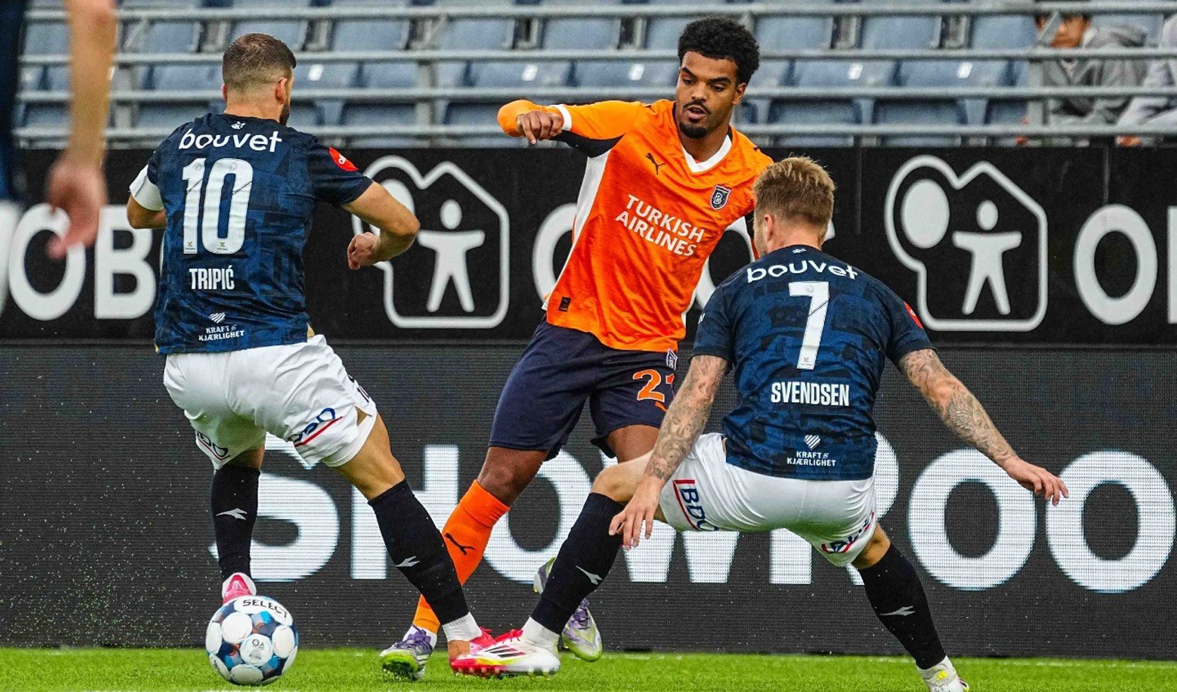 Başakşehir, UEFA Konferans Ligi'nde tur kapısını araladı