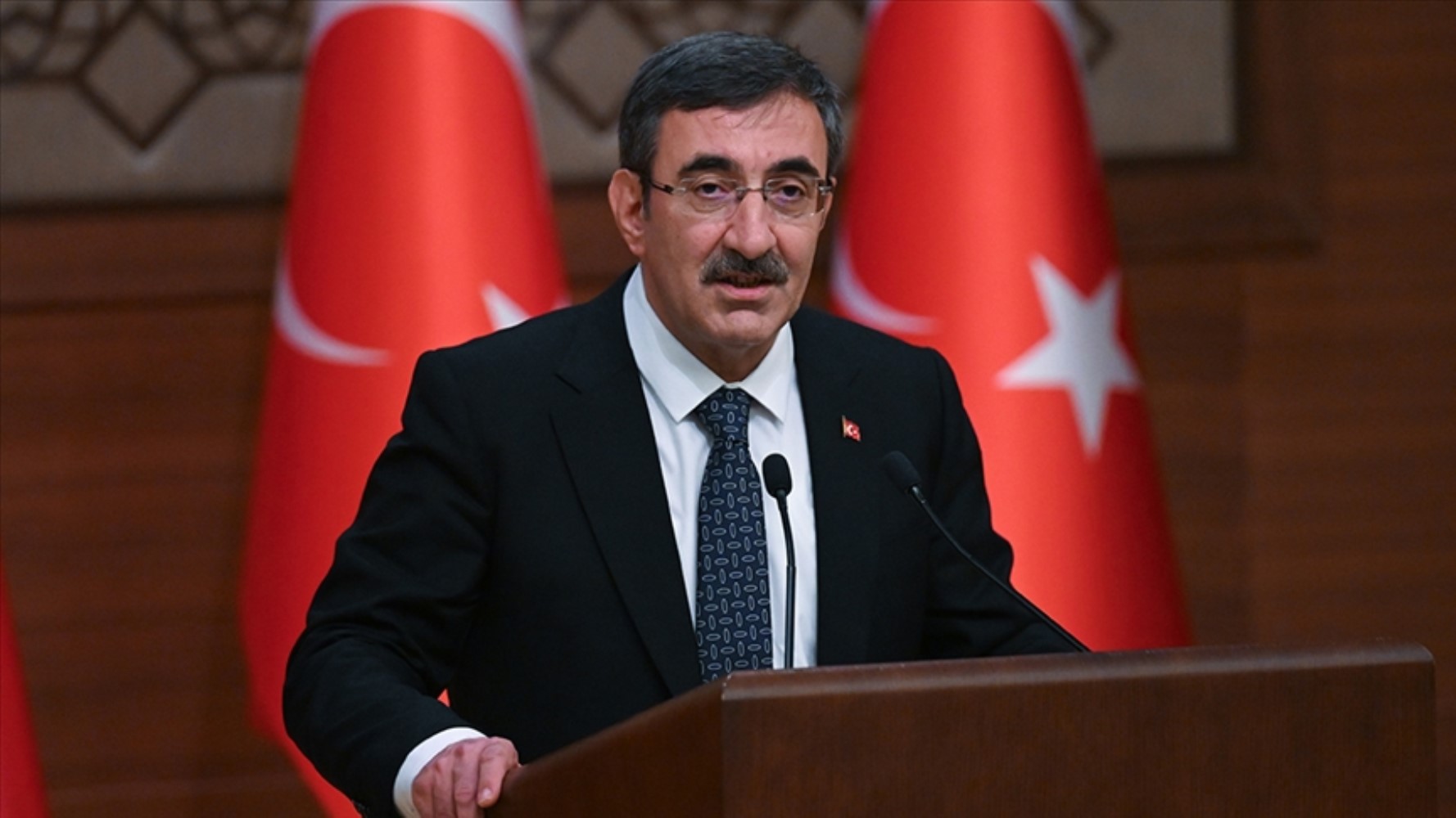Saray, e-imza ve sahte diplomayı yalanladı: 'Manipülasyon var' dedi
