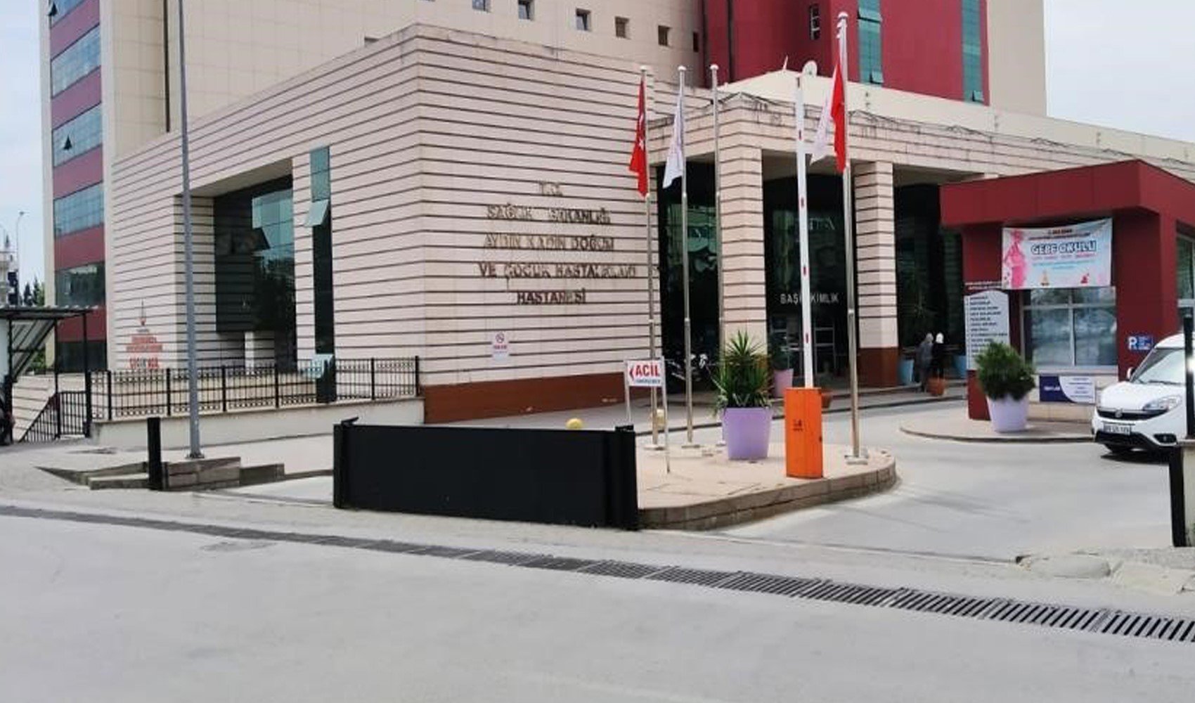 Doğuma gelen kadın, polis zoruyla kocasını hastaneden kovdurdu