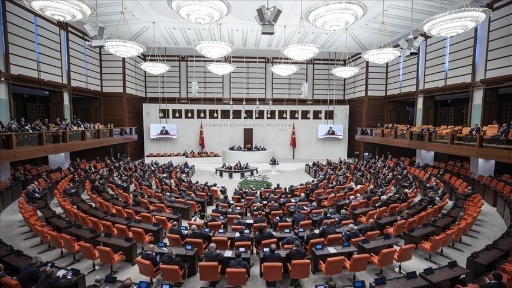 TBMM'de kurulan komisyonda cep telefonu yasağı: Numan Kurtulmuş'u çok rahatsız etmiş!
