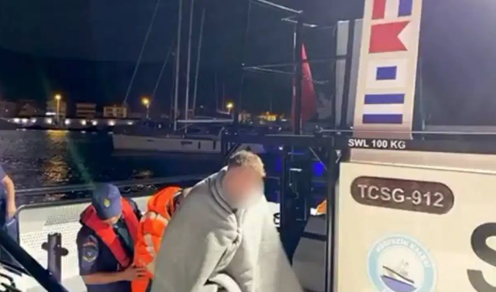 İzmir Karaburun'da batan tekneden 3 kişi sağ kurtarıldı