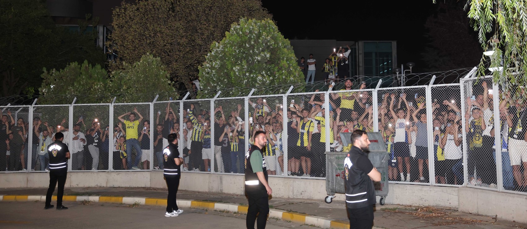 Erman Toroğlu ve Ahmet Çakar'dan Kerem Aktürkoğlu'na olay sözler! 'Boşuna iki tane topçudan dayak yemedi'