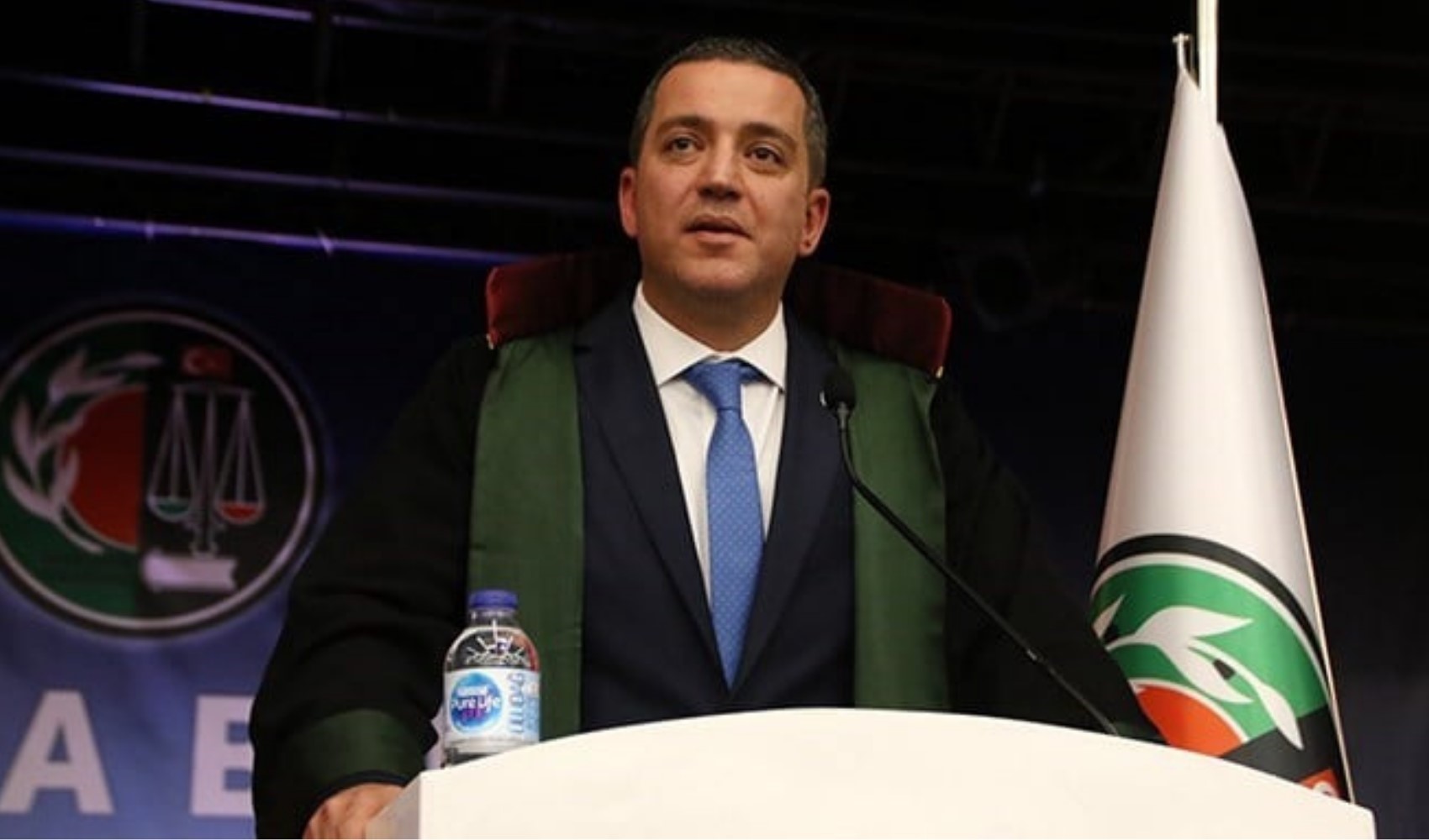 Barolar Birliği Başkanı isyan etti: 'Demokrasiye ağır darbe vuruluyor'