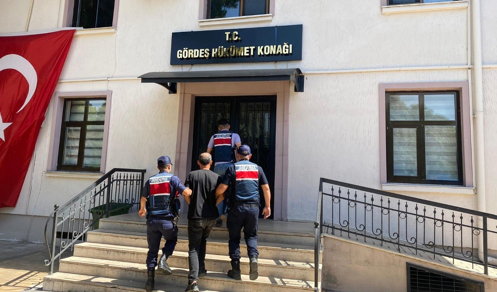 Psikolojik sorunları olan şahıs rastgele ateş açtı: 1 ölü
