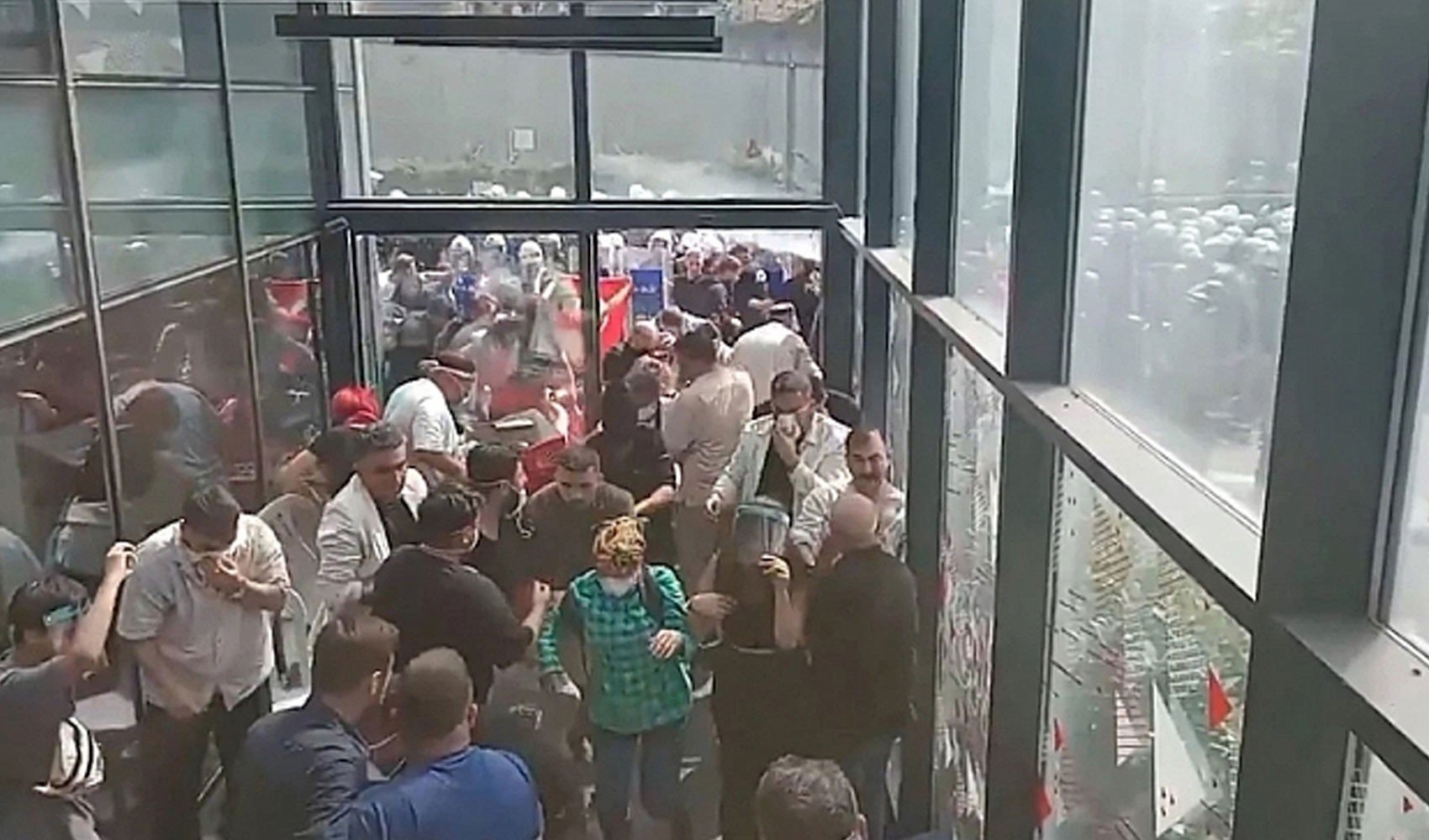 Merkez Bankası döviz sattı: CHP il binasındaki gerilimin ekonomiye faturası