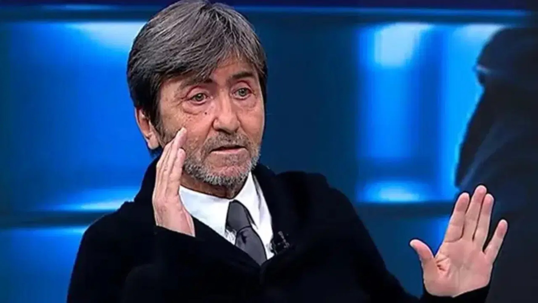 Habertürk operasyonunun kokusunu önceden mi aldı? Erdoğan'a yakınlığıyla bilinen Rıdvan Dilmen apar topar ayrılmış