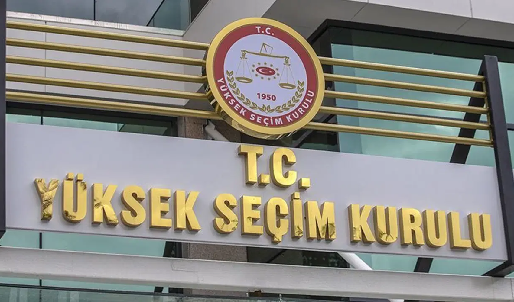 YSK, CHP'nin İstanbul'daki kongrelerinin devamına yeşil ışık yaktı
