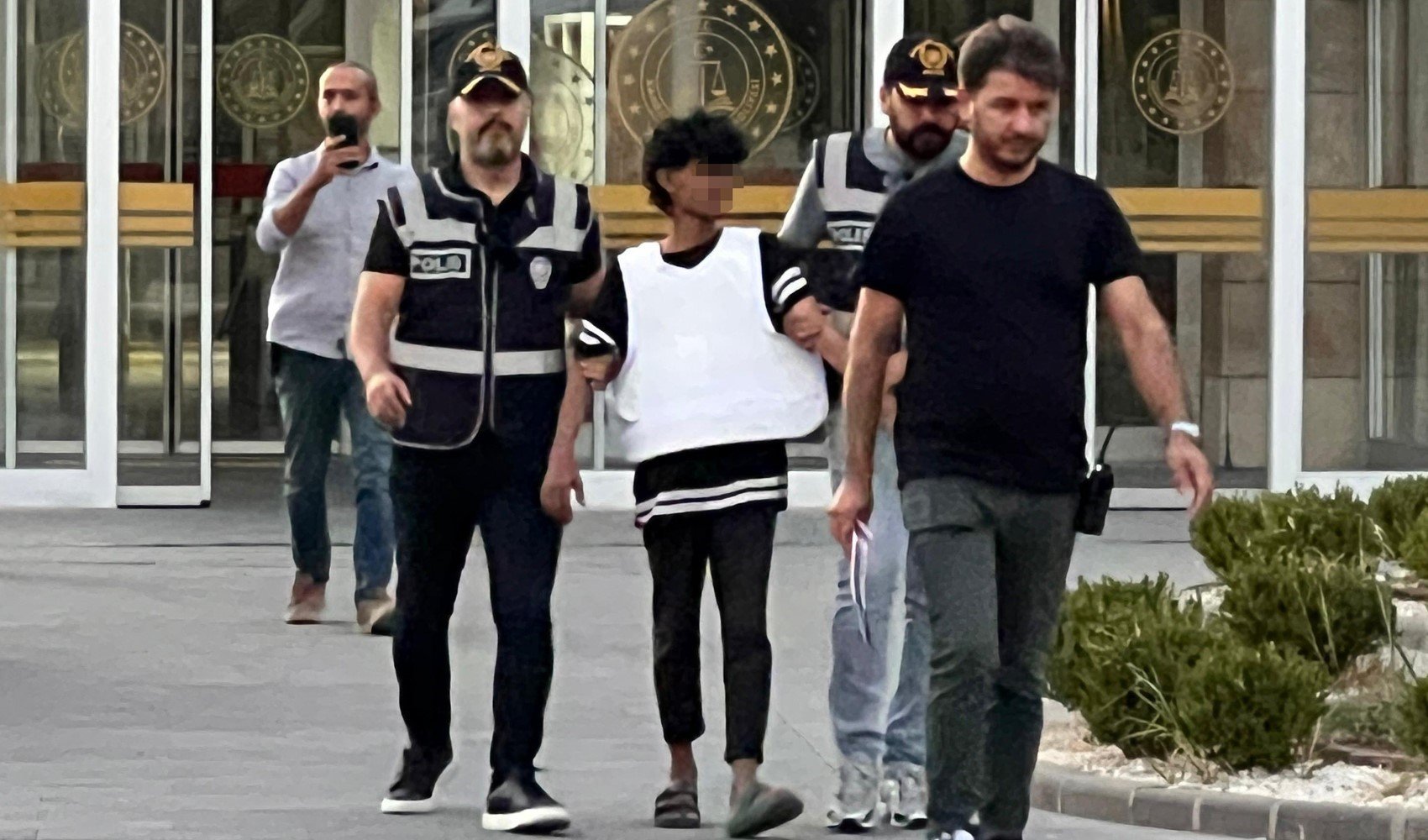 Poligondan silah ve mermi çalmıştı, tutuklandı