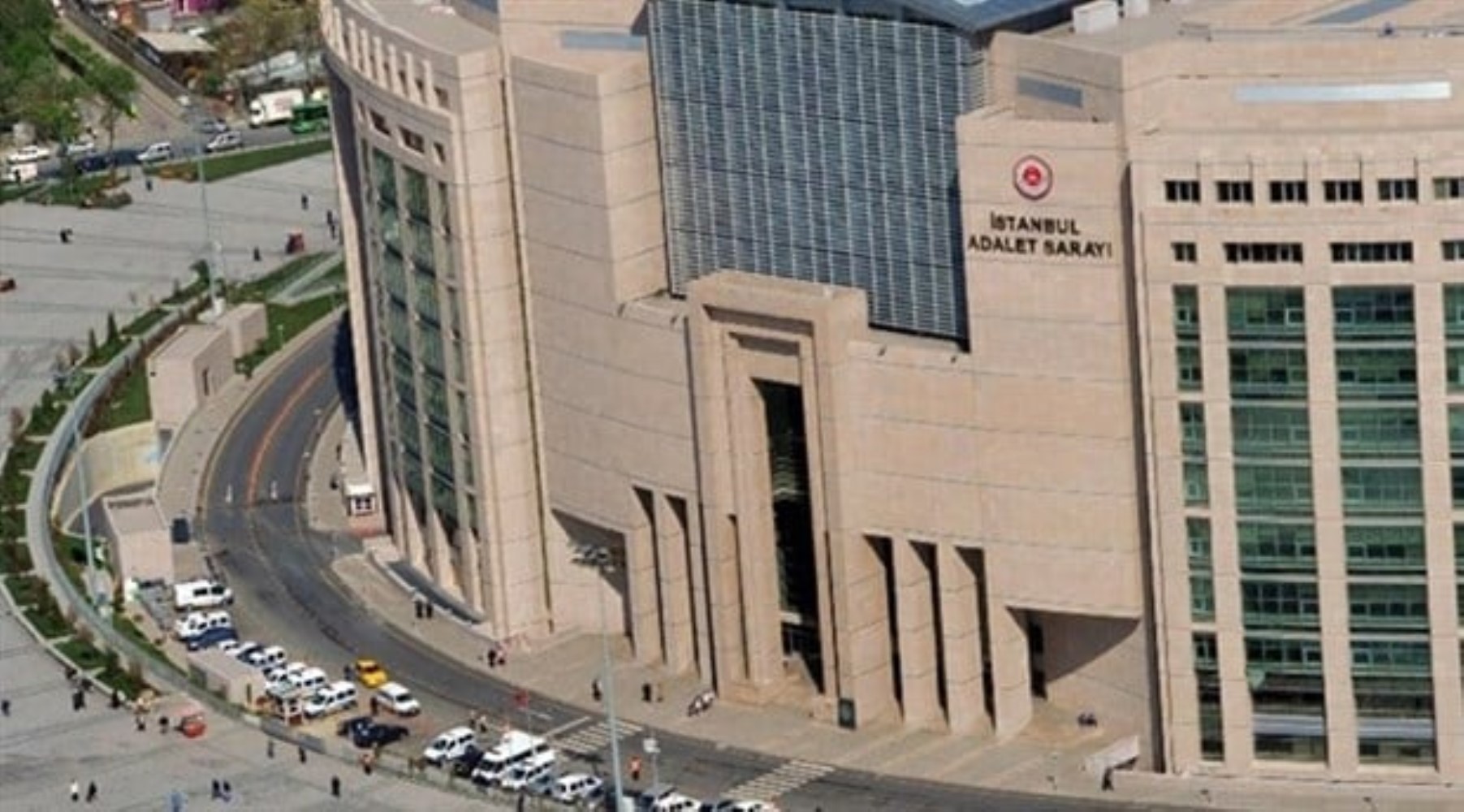 Bayrampaşa Belediyesi'ne operasyon... Gözaltına alınan 48 kişi belli oldu: Listedeki MHP'li isim dikkat çekti