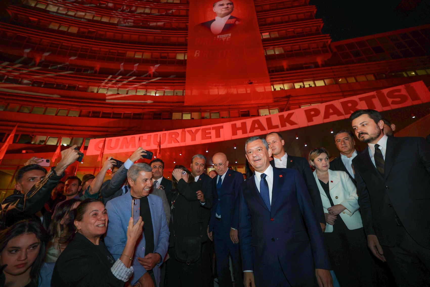CHP, 'Tarihi en büyük gövde gösterisi'ne hazırlanıyor! Genel Merkez'de stok yapıldı mı?