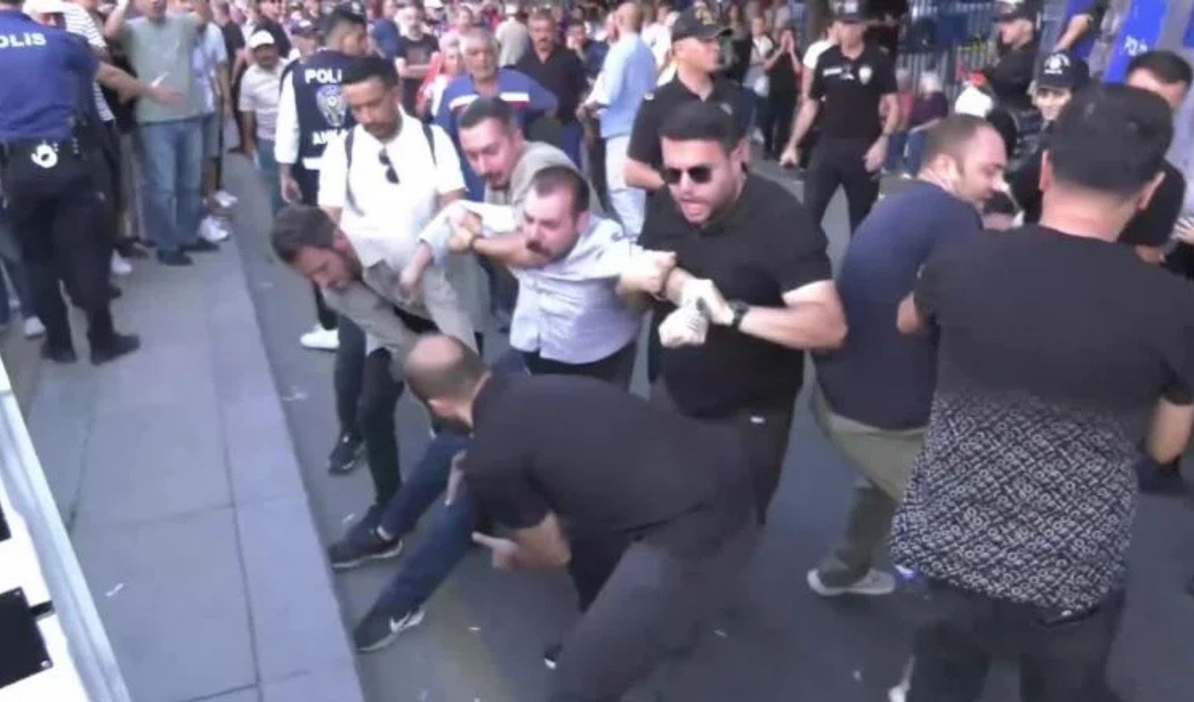 CHP'nin Tandoğan mitinginde gözaltı kararları!