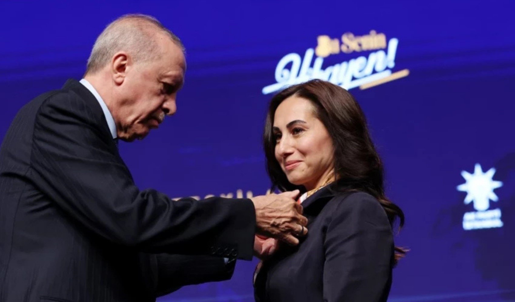 AKP'ye geçen Özlem Vural'dan Özgür Özel'e yanıt: 'Seve seve kabul ettik'